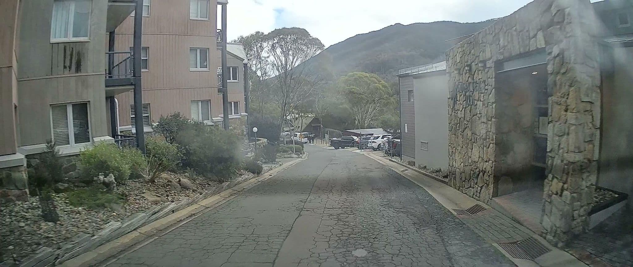 Street view near Sasha's Apartments, Jindabyne — © maxim752 (CC BY-SA · Mapillary)
