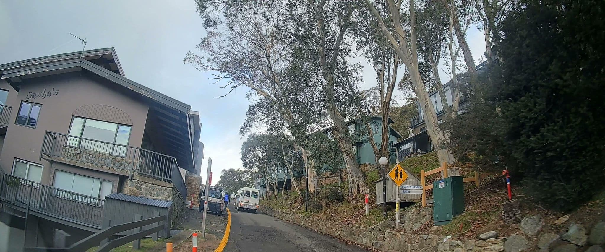 Street view near Golden Eagle Apartments, Jindabyne — © maxim752 (CC BY-SA · Mapillary)