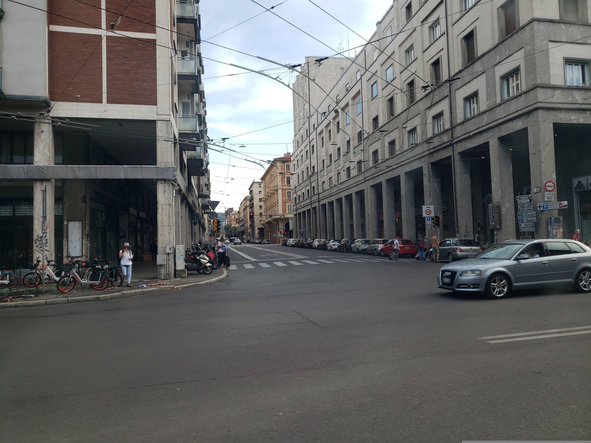 Street view near Bologna Station Suites, Bologna