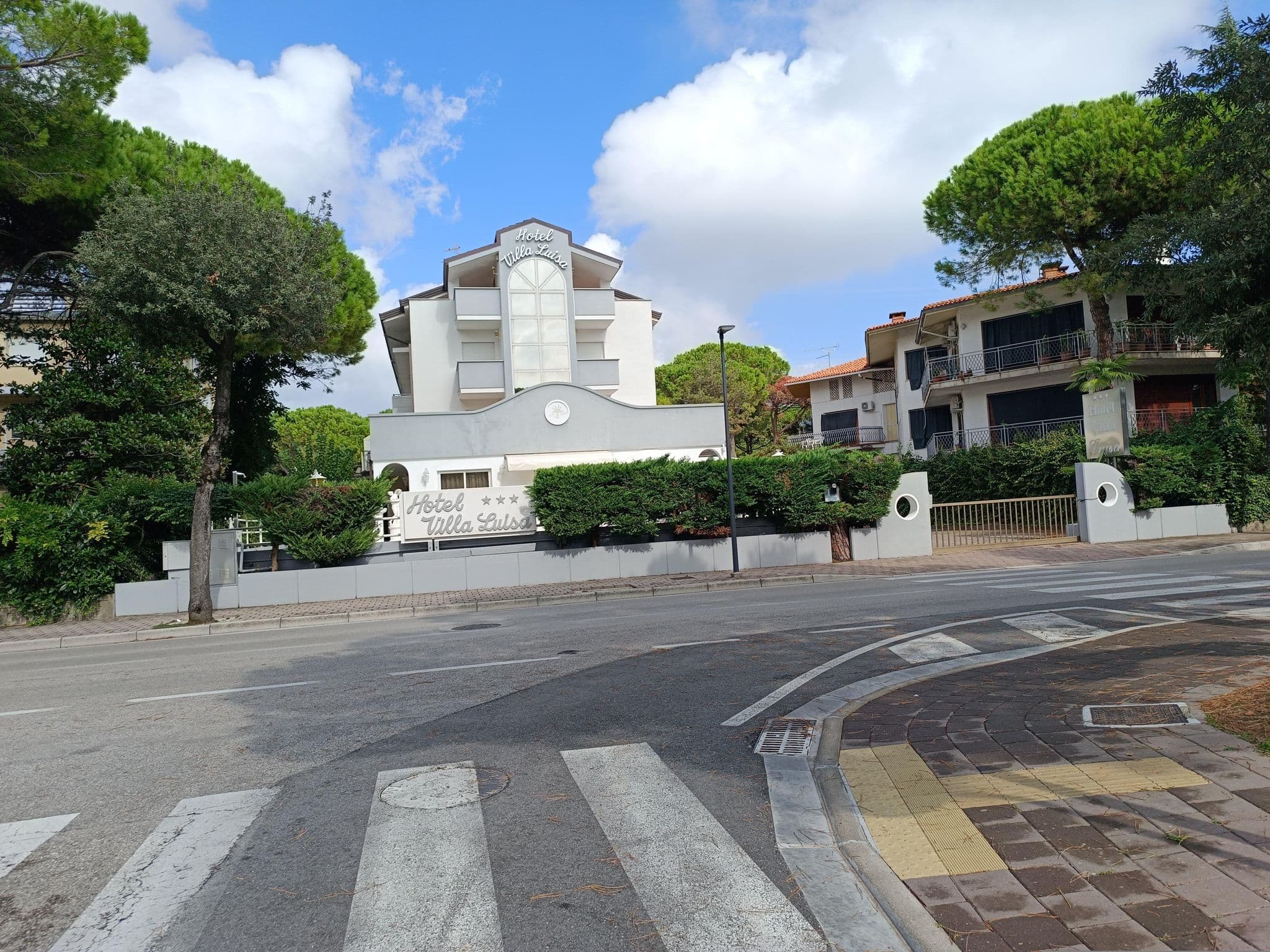 Street view near Villa Luisa, Lignano Sabbiadoro