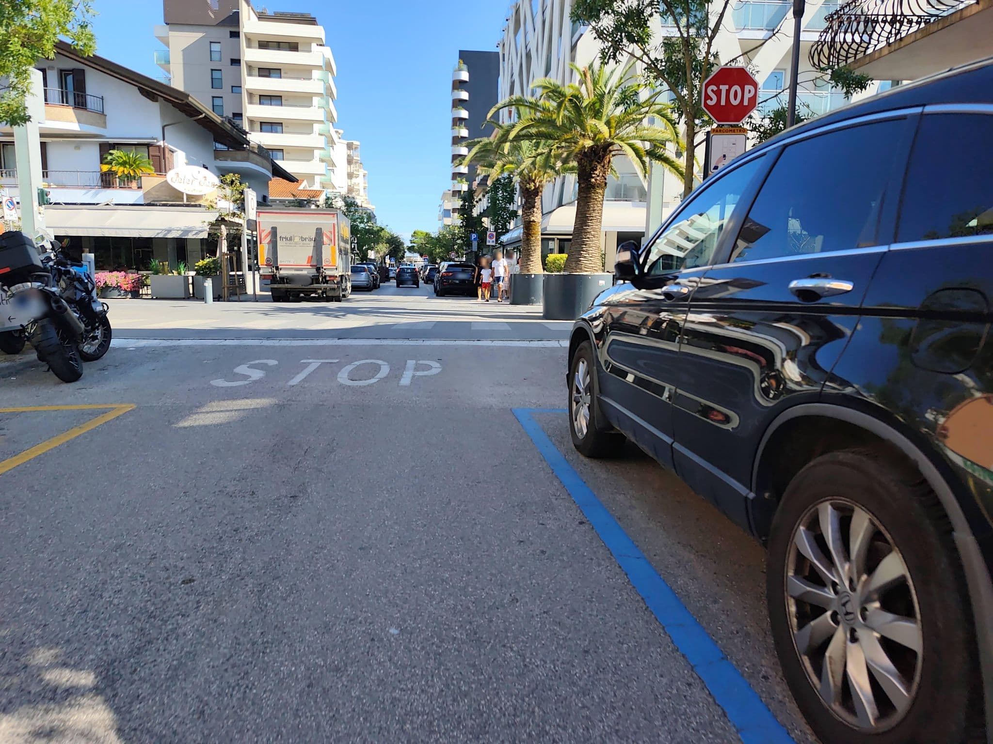 Street view near Bellini, Lignano Sabbiadoro — © Duro (CC BY-SA · Mapillary)