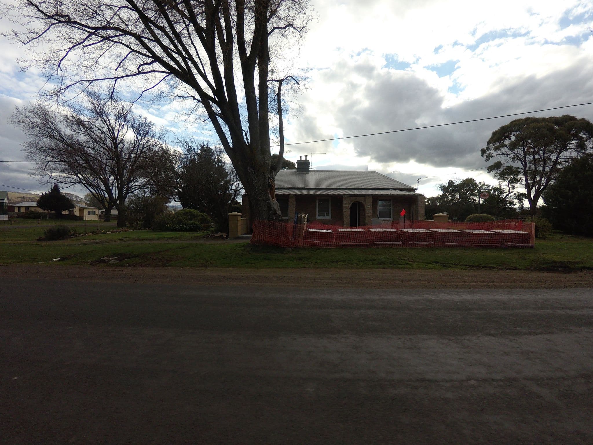 Street view near Stone Cottage, Cressy — © tastrax (CC BY-SA · Mapillary)