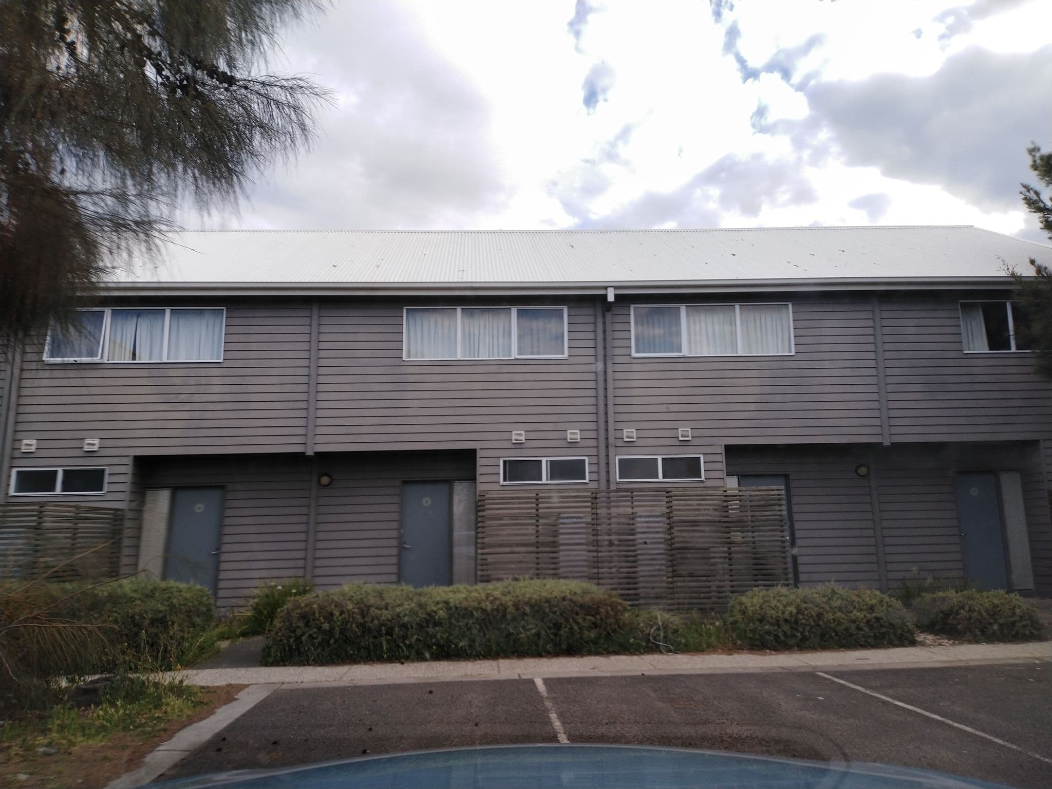 Street view near Quest Williamstown North, Williamstown North — © rafikidk2412 (CC BY-SA · Mapillary)