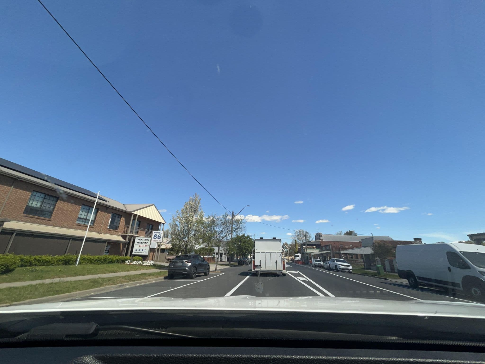 Street view near Town Centre Motor Inn, Holbrook — © warrandyte (CC BY-SA · Mapillary)