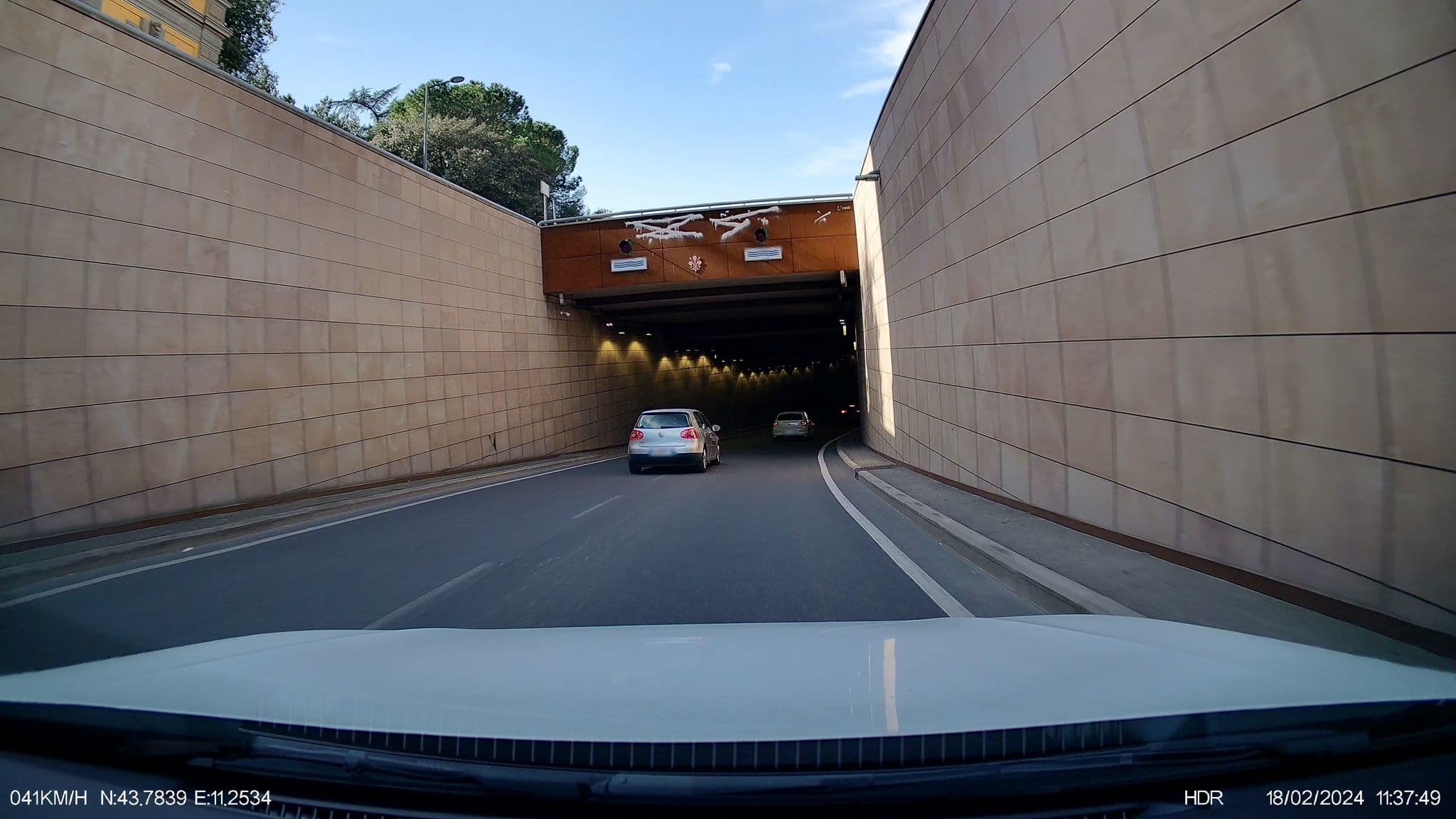 Street view near La Fortezza, Florence — © Hrabroslav (CC BY-SA · Mapillary)