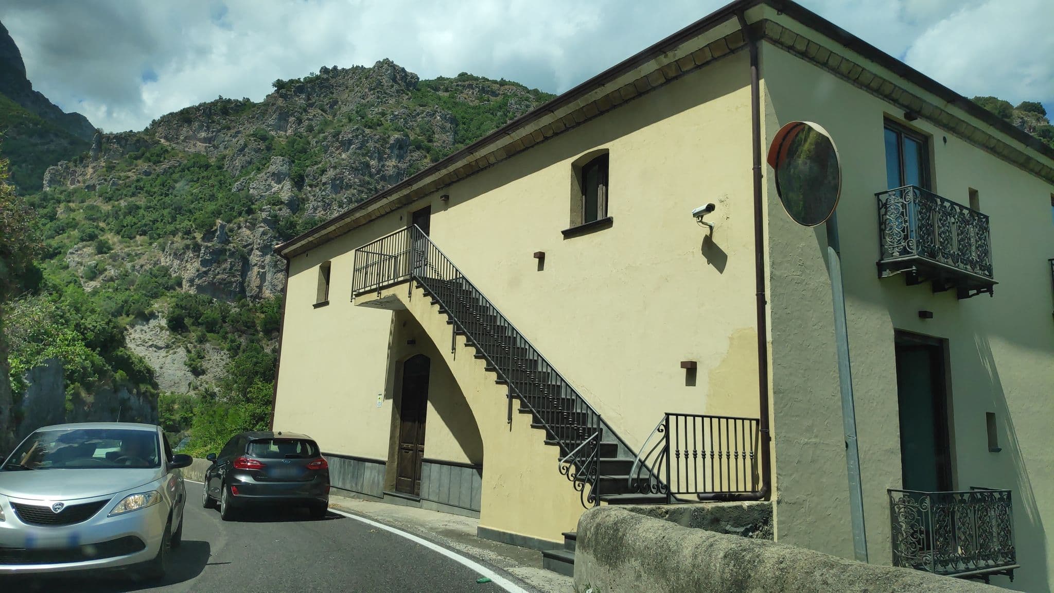 Street view near Limoneto Di Ercole, Cetara — © marcuscalabresus (CC BY-SA · Mapillary)