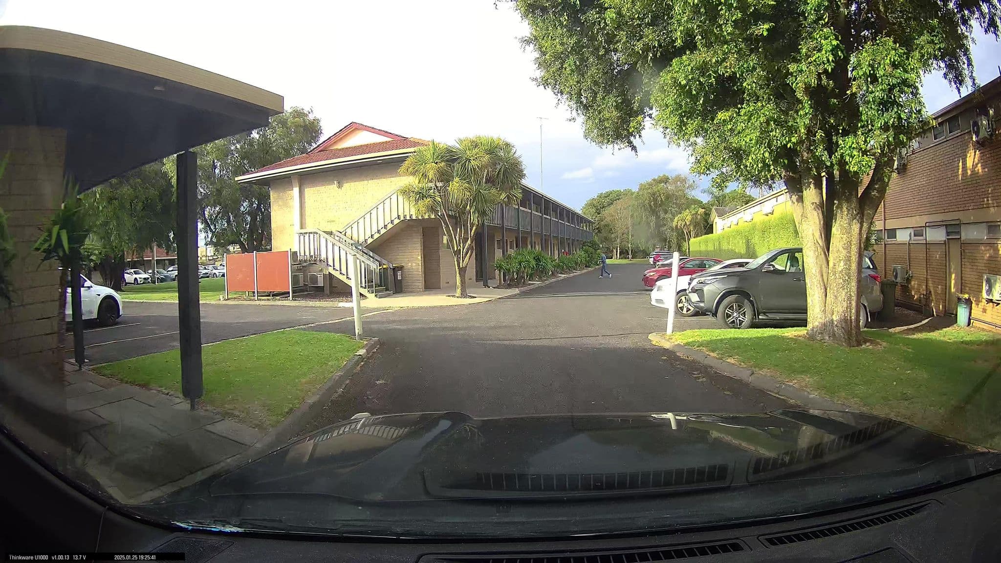 Street view near Red Carpet Motel - part of The Henty, Mount Gambier — © maxim752 (CC BY-SA · Mapillary)