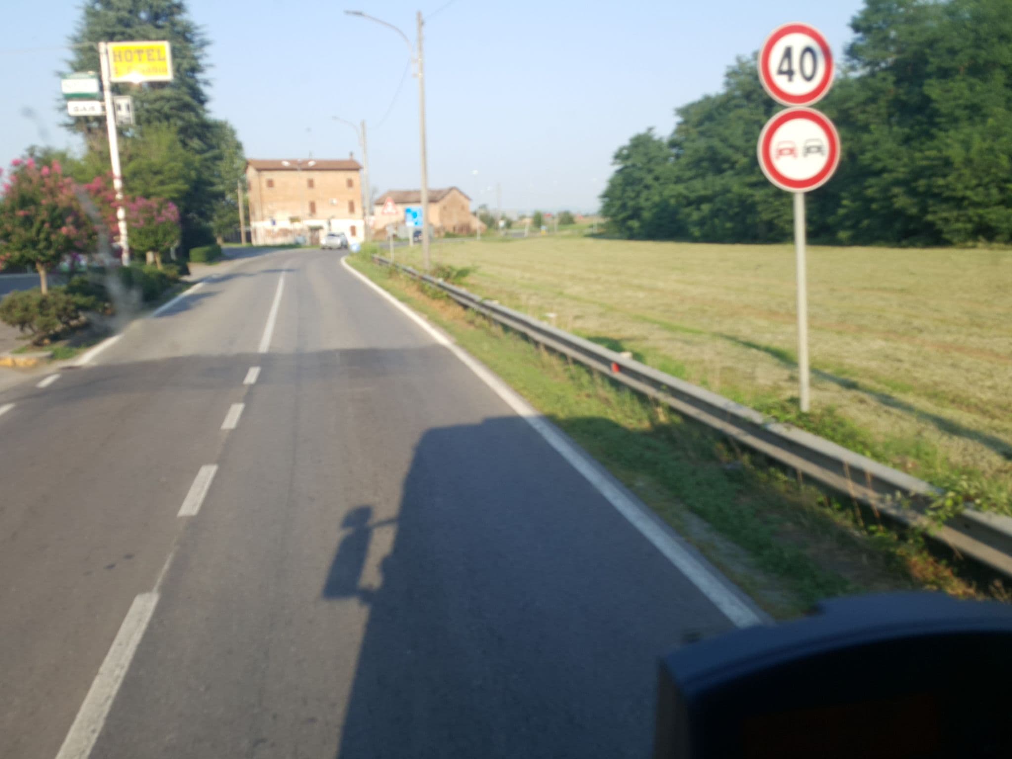 Street view near Hotel Sant’Eusebio, Spilamberto — © klimakas (CC BY-SA · Mapillary)