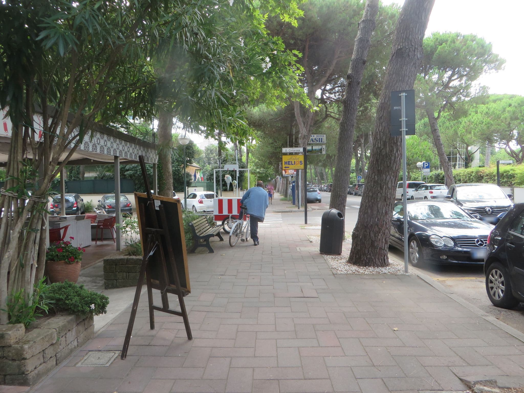 Street view near Hotel Helios, Milano Marittima