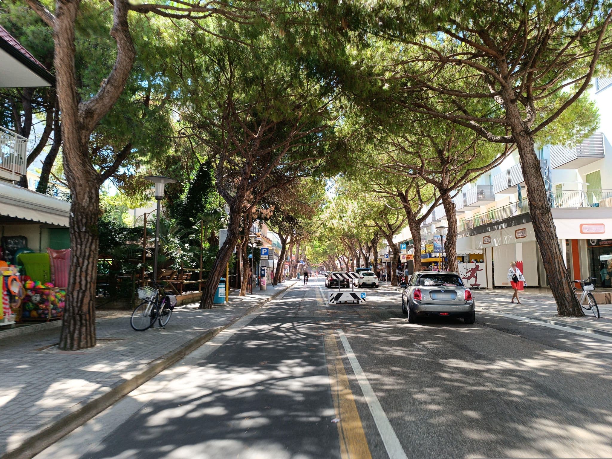 Street view near Il Teatro, Lido di Jesolo