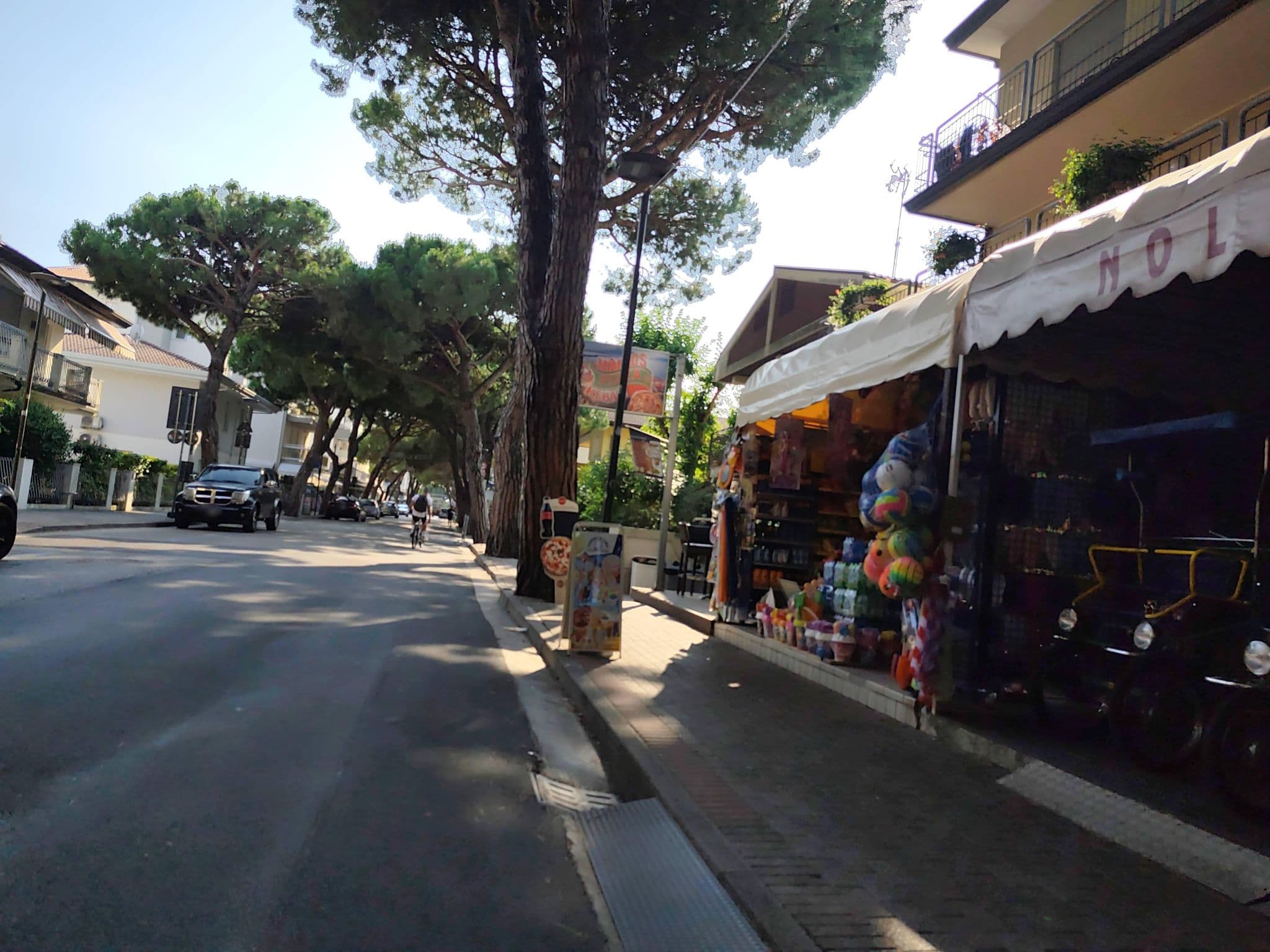 Street view near Suez, Lido di Jesolo