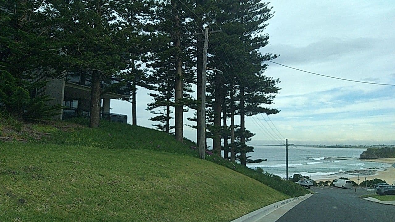 Street view near Headlands Hotel, Austinmer — © ozflor (CC BY-SA · Mapillary)