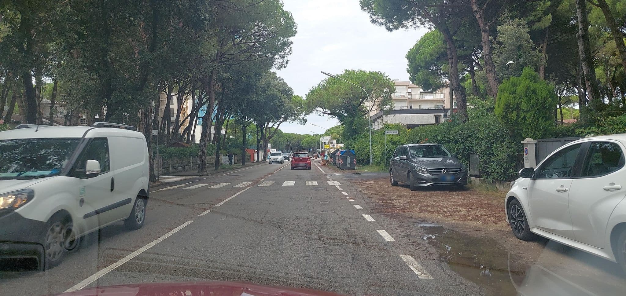 Street view near Aparthotel La Pineta, Iesolo — © gzin (CC BY-SA · Mapillary)