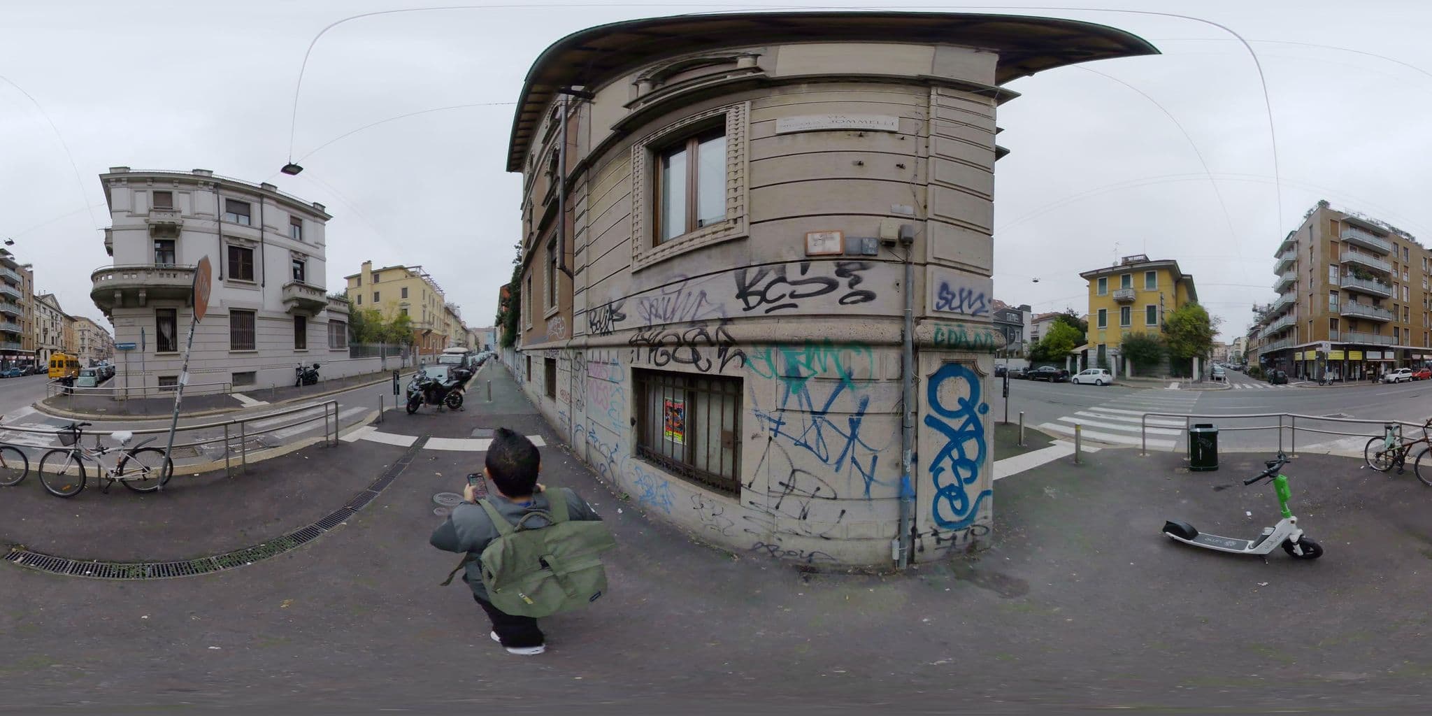 Street view near Ca'Grande, Brera