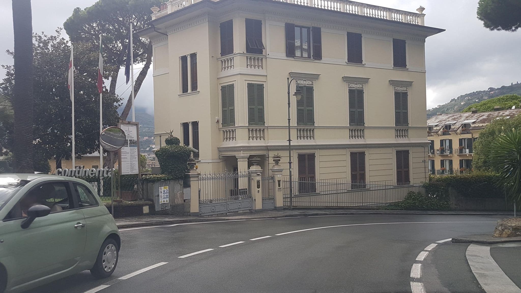 Street view near Hotel Continental, Santa Margherita Ligure — © jopparn (CC BY-SA · Mapillary)