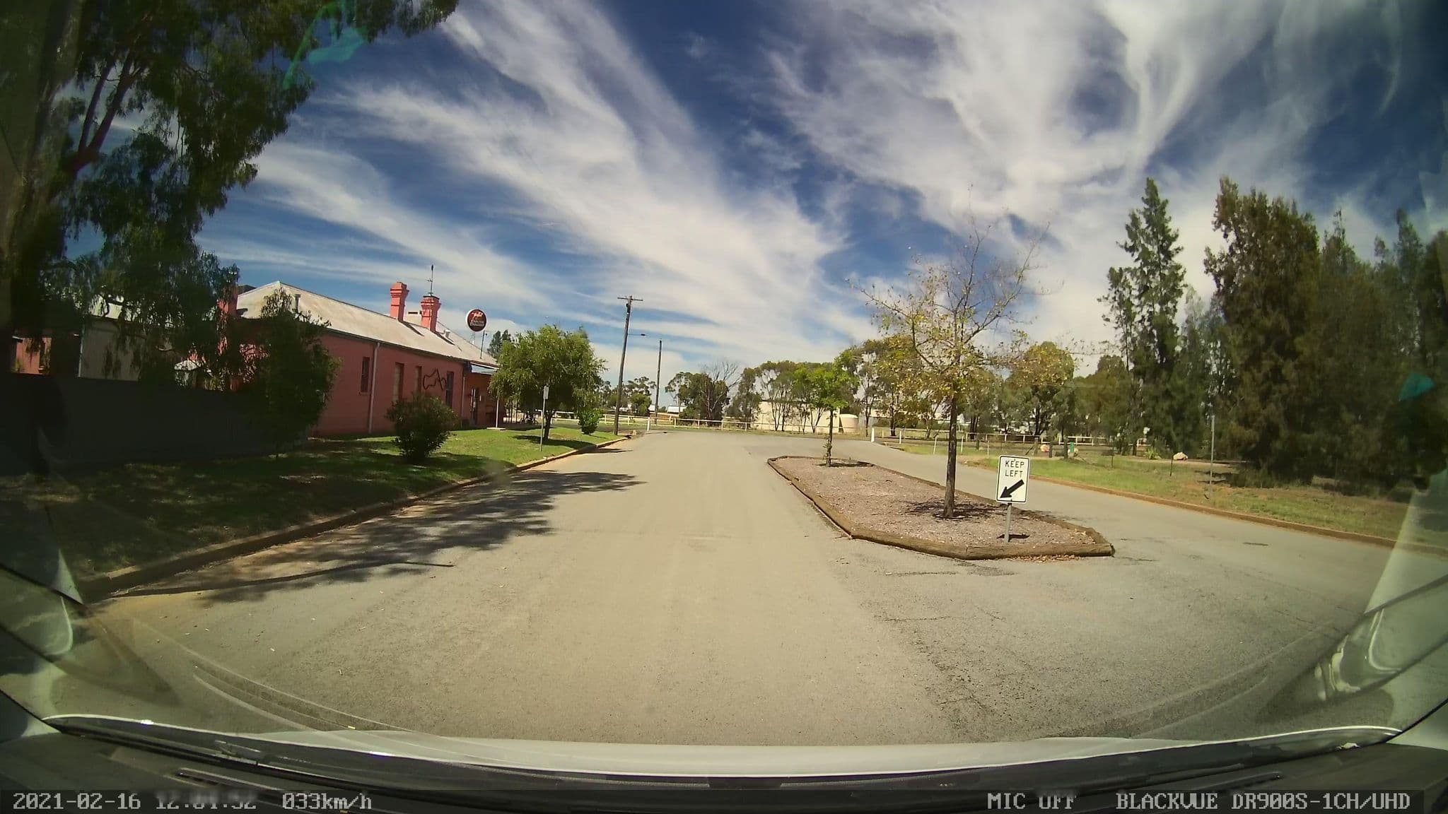 Street view near Railway Hotel, Lockhart — © bob3bob3 (CC BY-SA · Mapillary)