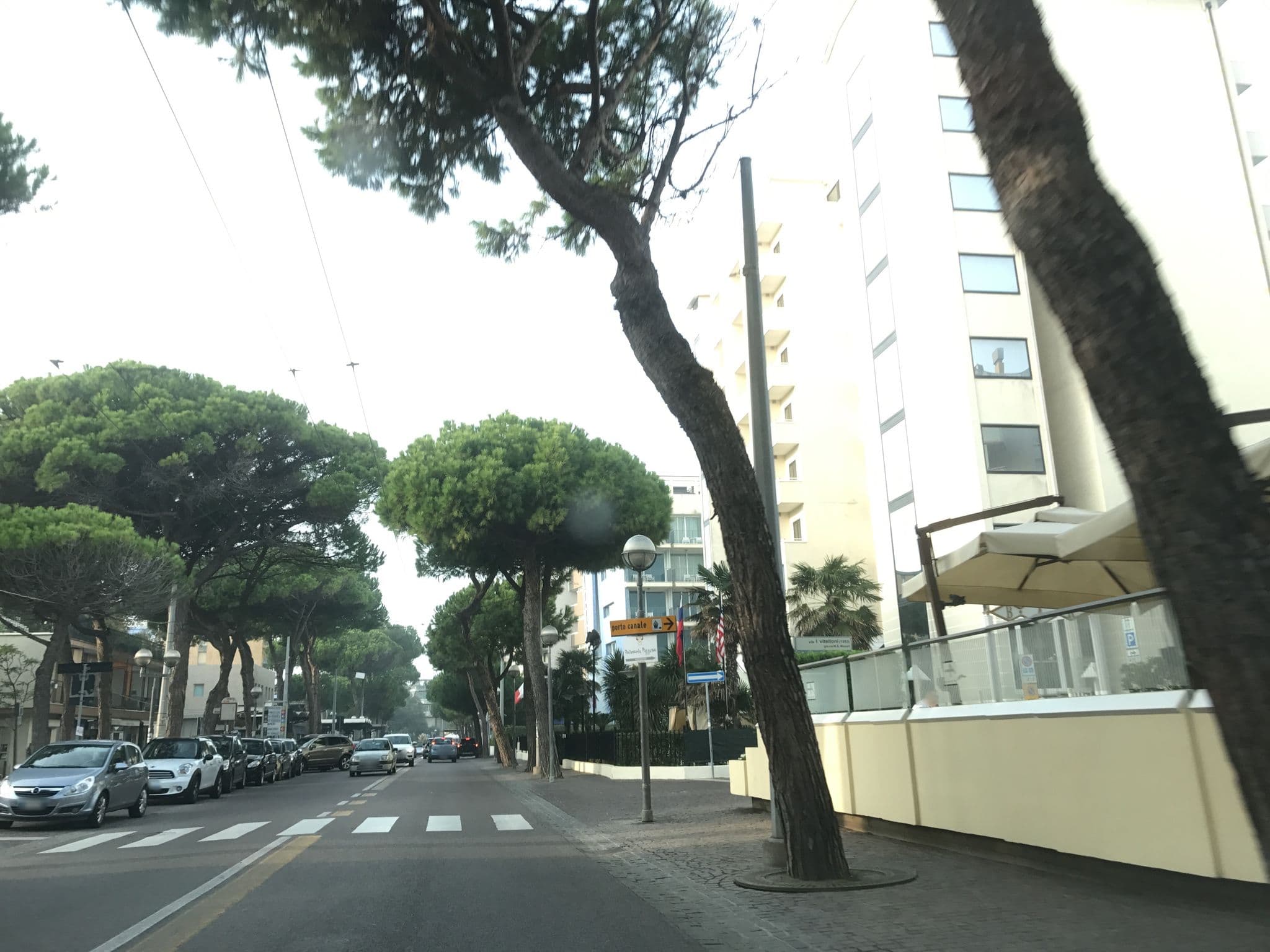 Street view near Hotel Ambasciatori, Rimini — © asturksever (CC BY-SA · Mapillary)