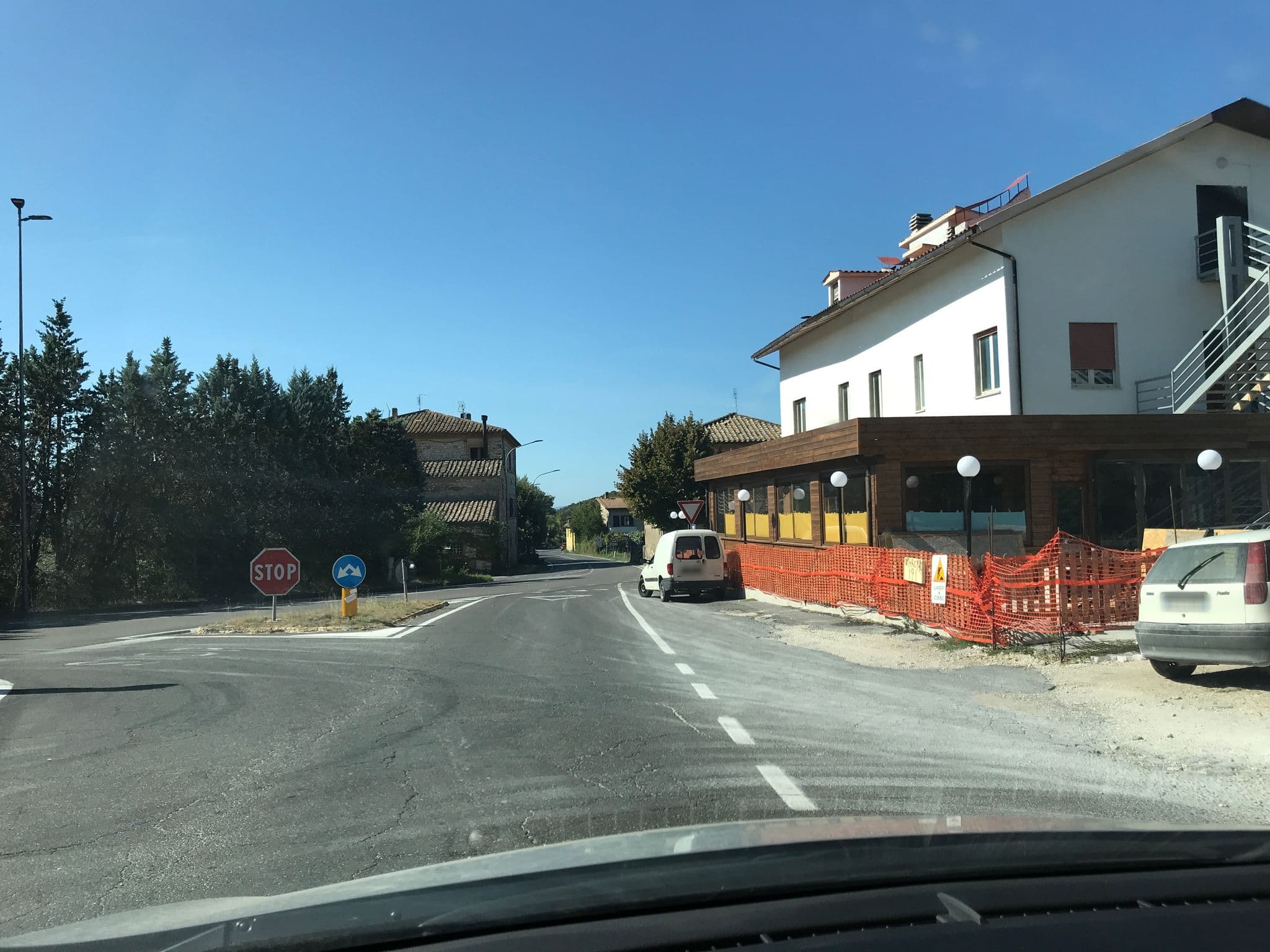 Street view near Albergo Le Colonne, Amelia — © arcanma (CC BY-SA · Mapillary)