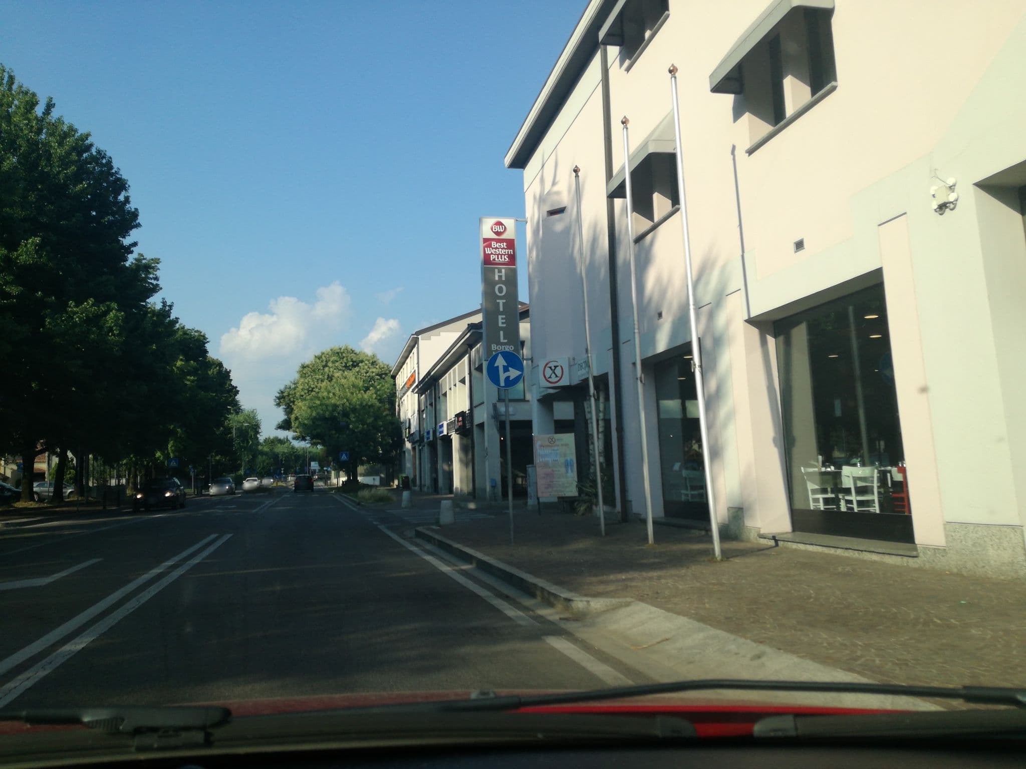 Street view near BorgoLecco Hotel, Arcore — © aury88 (CC BY-SA · Mapillary)