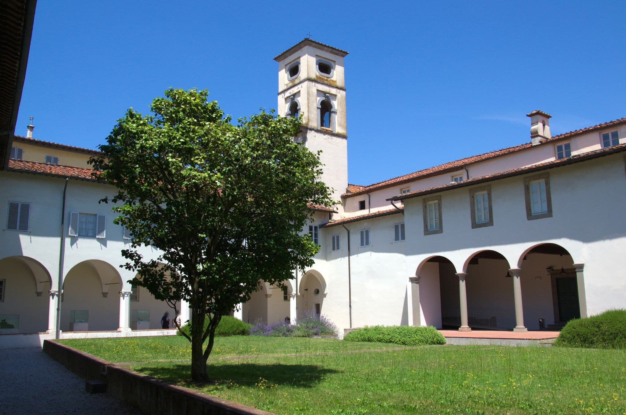 Street view near Residence Santa Chiara, Lucca — © danysk (CC BY-SA · Mapillary)