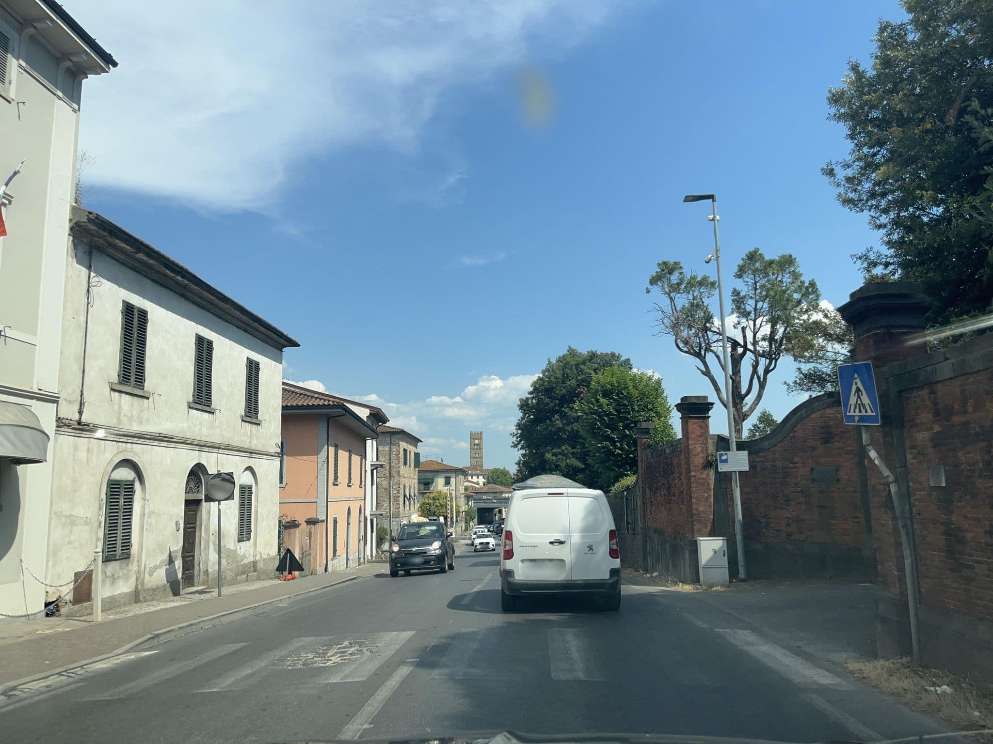 Street view near Hotel Paola, Altopascio — © fod (CC BY-SA · Mapillary)
