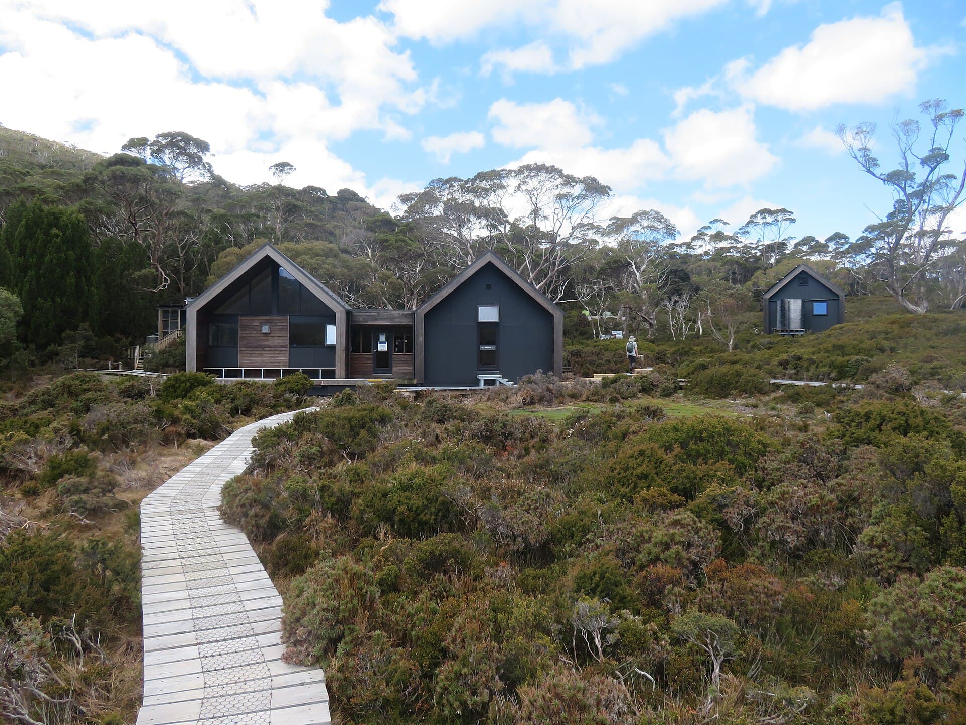 Waterfall Valley Hut (via Wikimedia Commons, CC0)