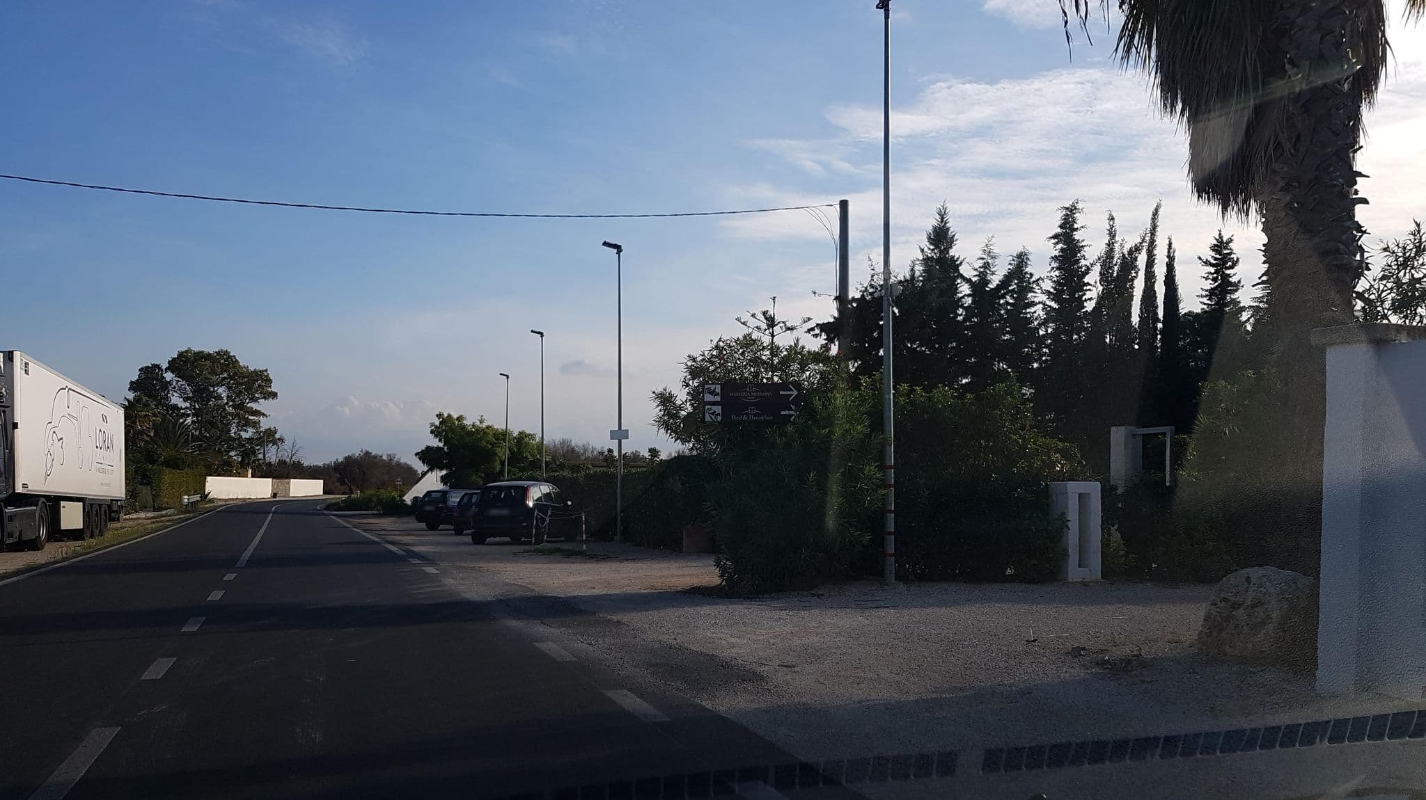 Street view near Masseria Messapia Resort e SPA, Mesagne — © ale_zena_it (CC BY-SA · Mapillary)
