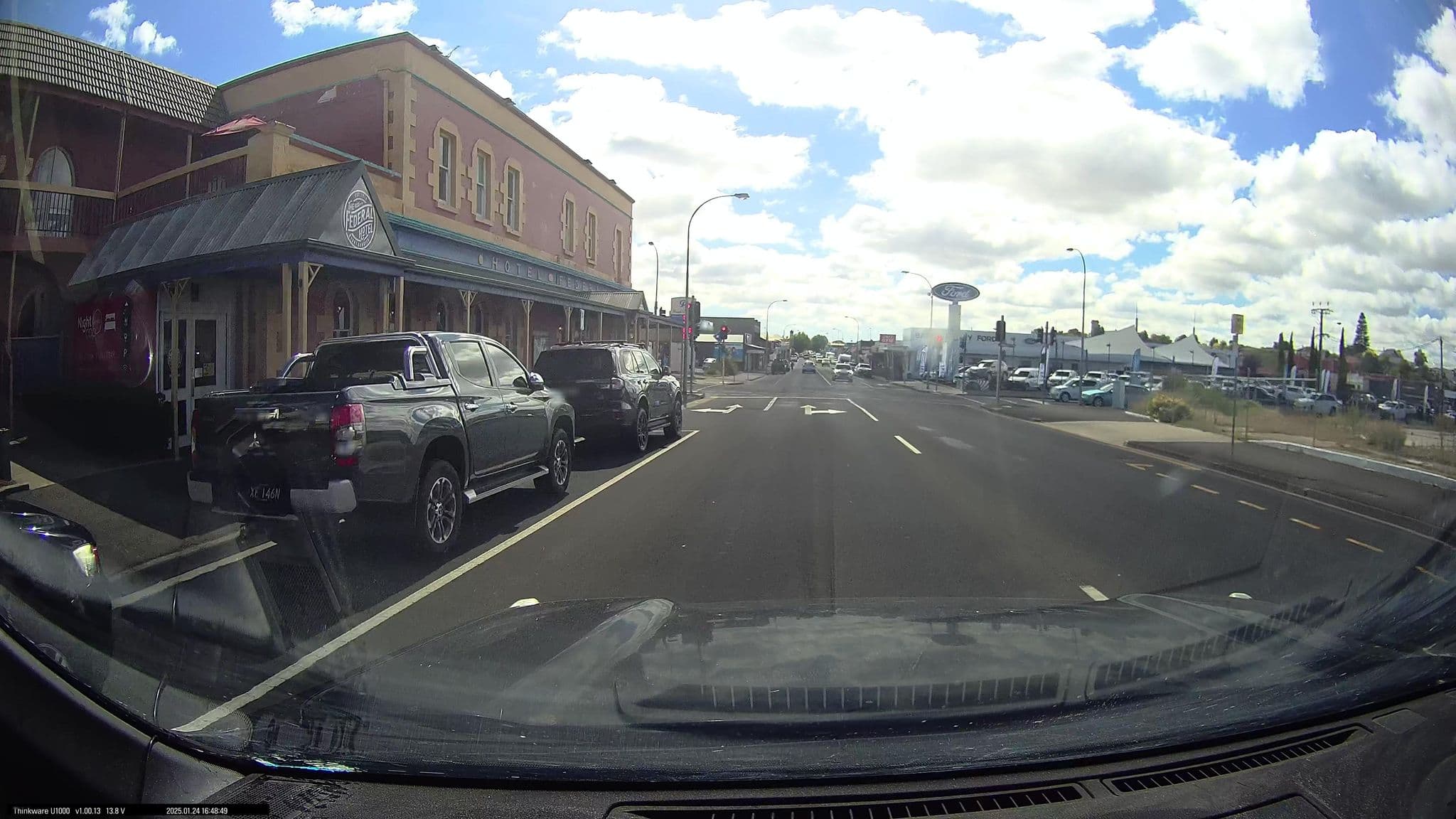 Street view near Federal Hotel, Mount Gambier — © maxim752 (CC BY-SA · Mapillary)