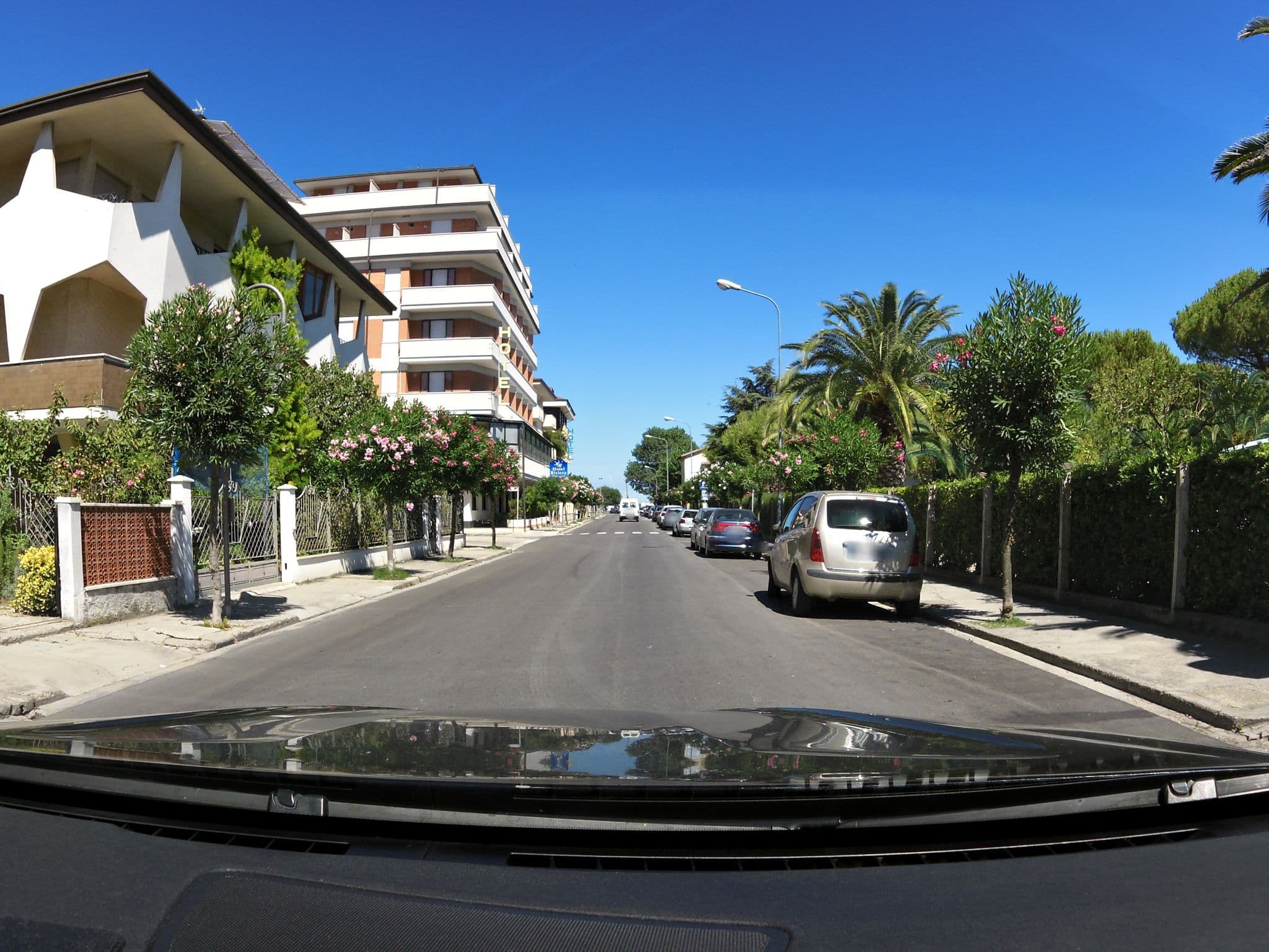 Street view near Villaggio La Capannina, Porto San Giorgio — © czmrtn (CC BY-SA · Mapillary)