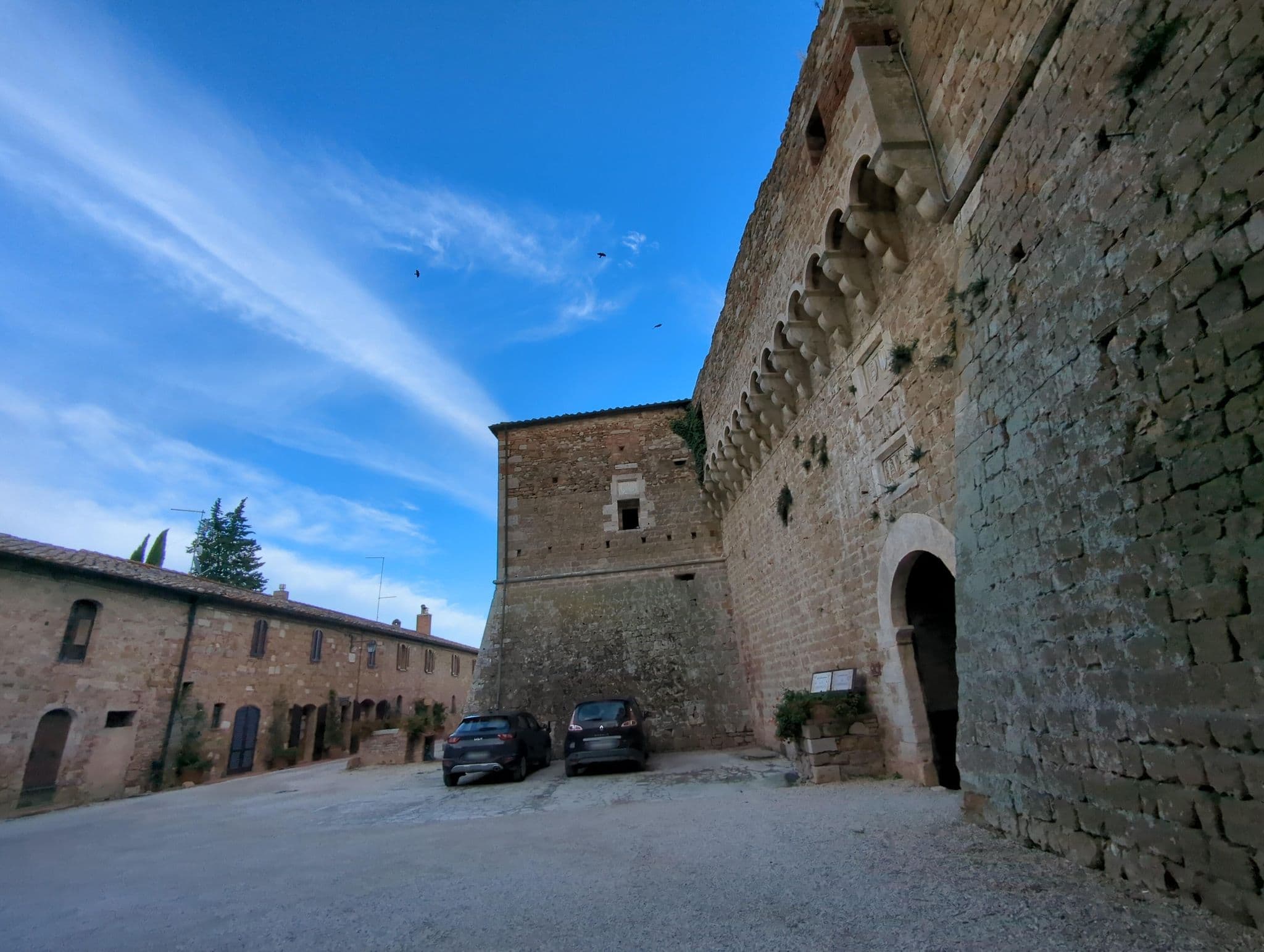 Street view near La Grancia di Spedaletto, Pienza — © ente (CC BY-SA · Mapillary)