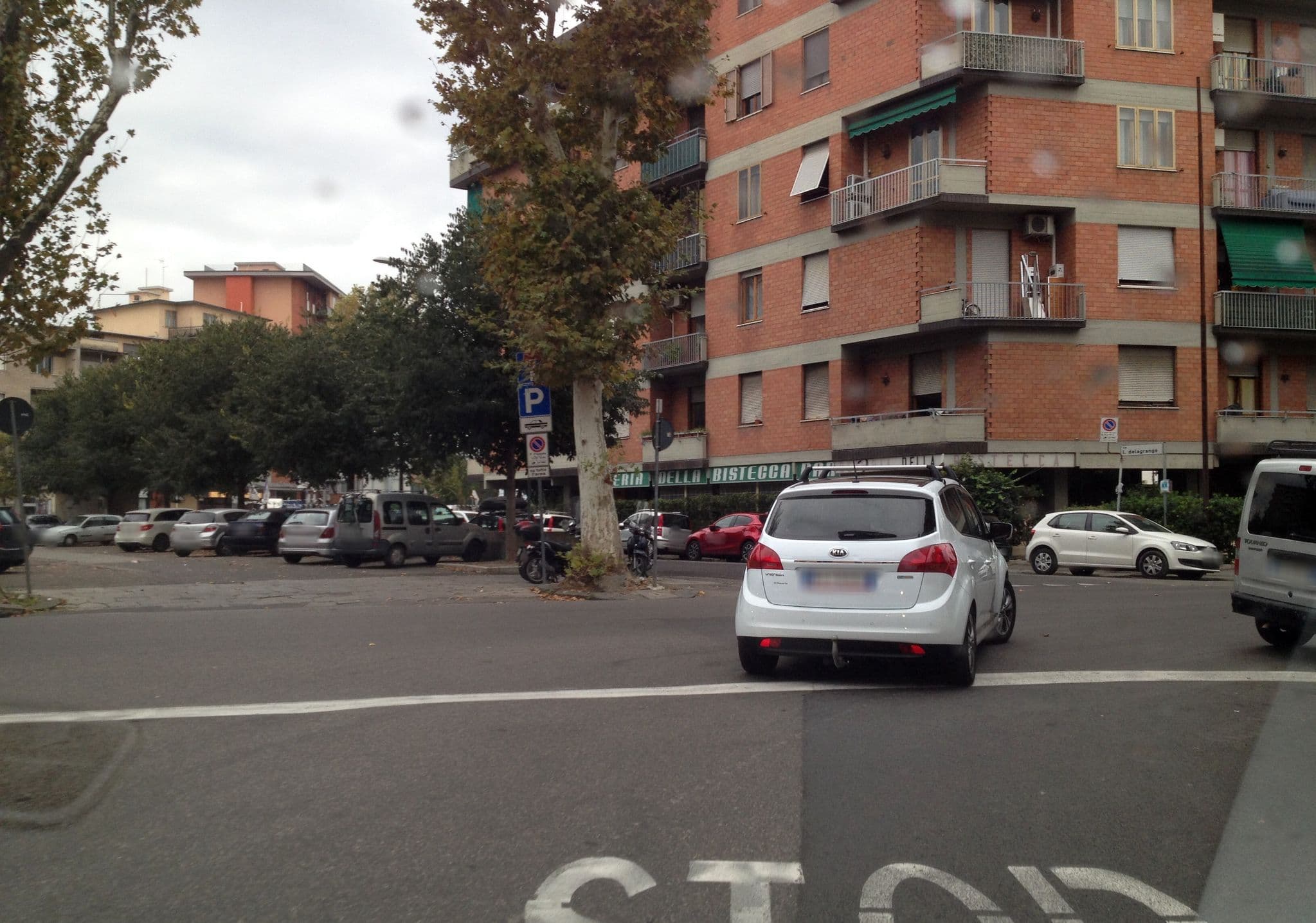 Street view near Wyndham Garden Florence, Mantignano-Ugnano — © istefanos (CC BY-SA · Mapillary)