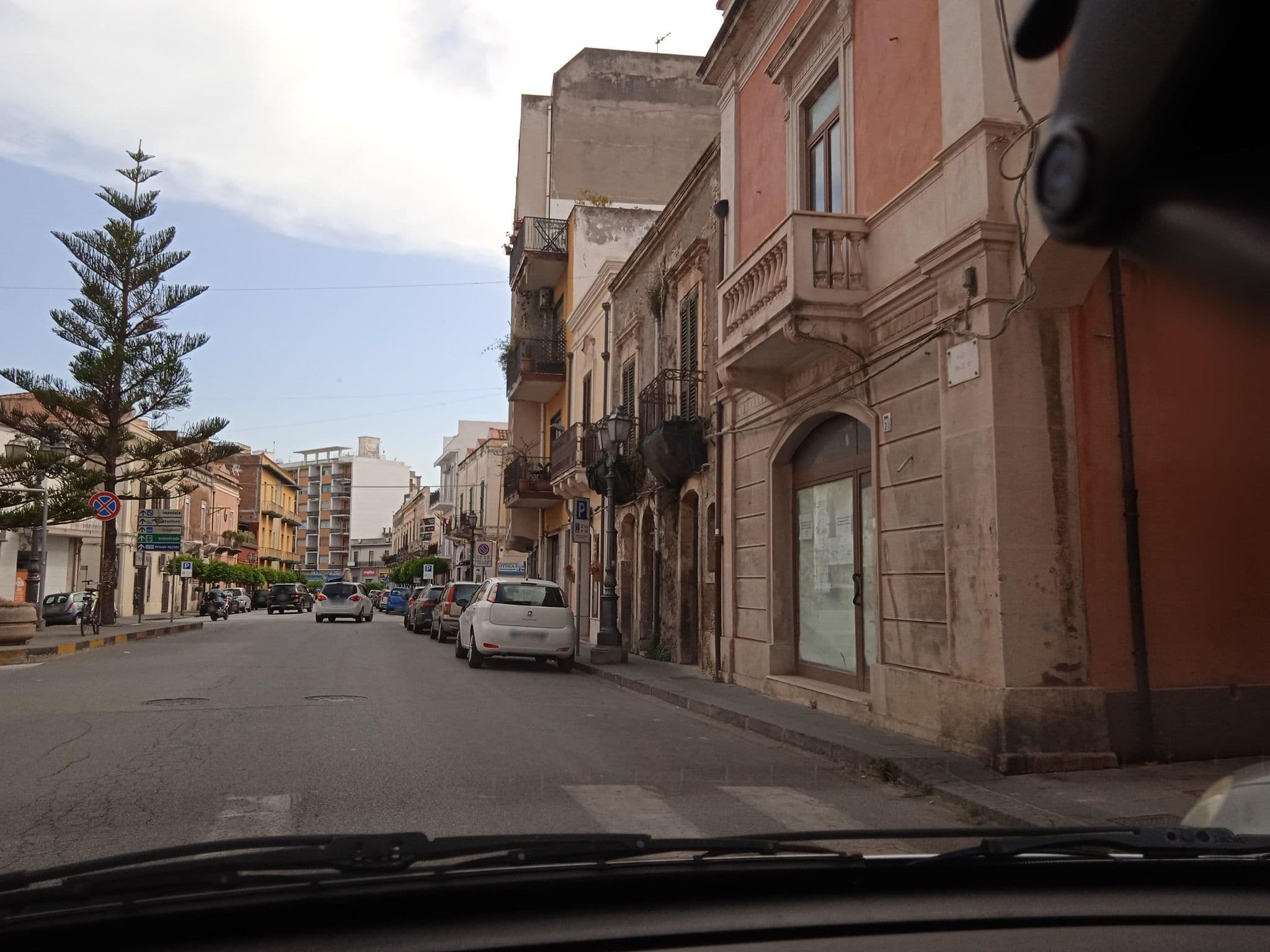 Street view near La Chicca, Milazzo — © p8fy9y9fs (CC BY-SA · Mapillary)