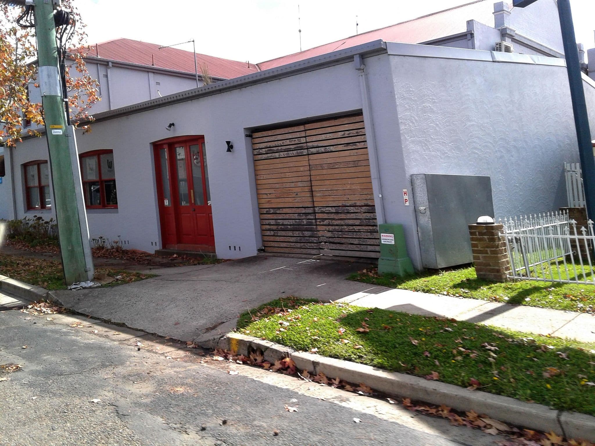 Street view near Club Motel, Armidale — © bob3bob3 (CC BY-SA · Mapillary)