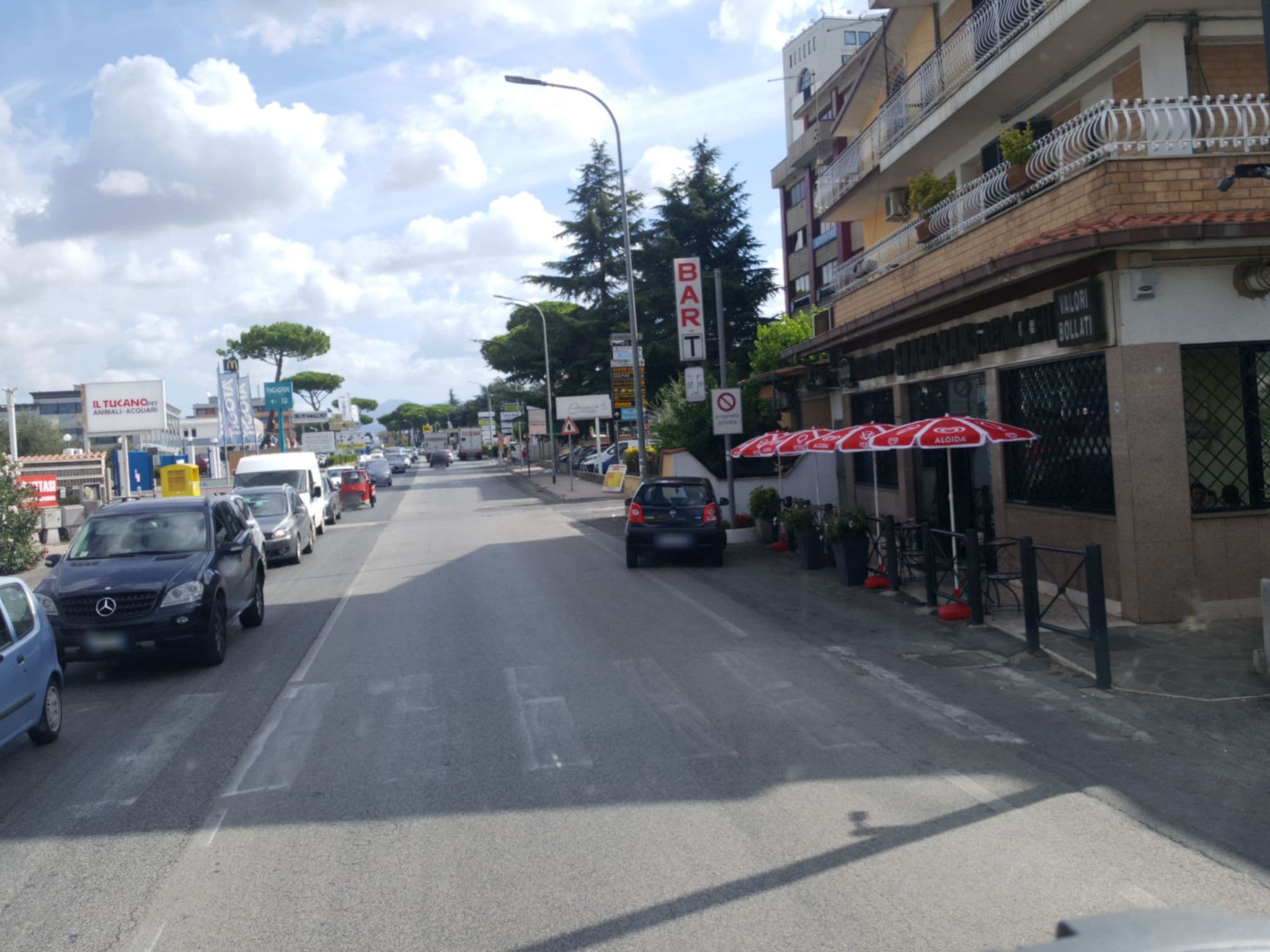 Street view near Hotel L'Aquila, Area Produttiva — © klimakas (CC BY-SA · Mapillary)