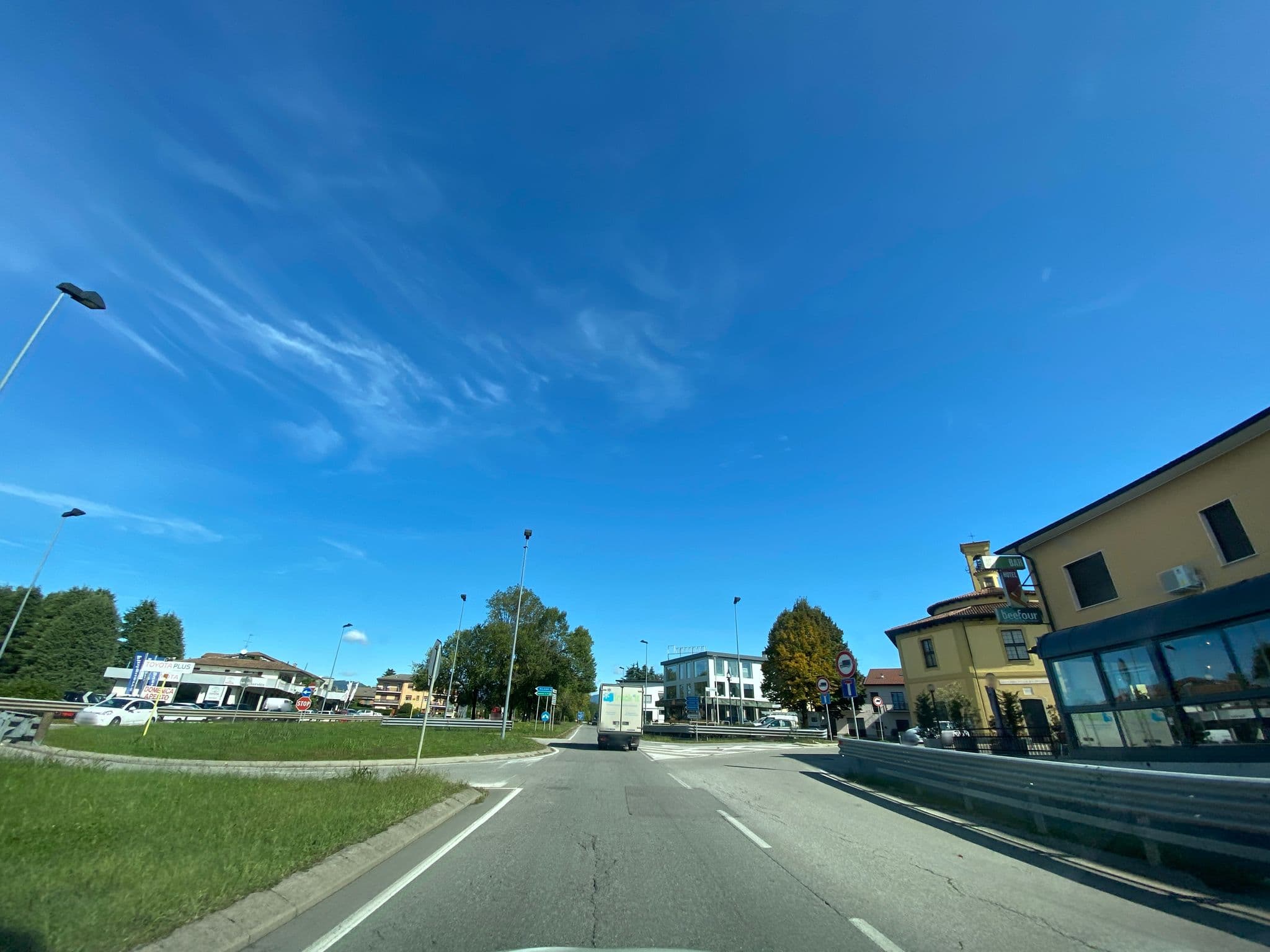 Street view near Beefour, Osnago — © adirricor (CC BY-SA · Mapillary)