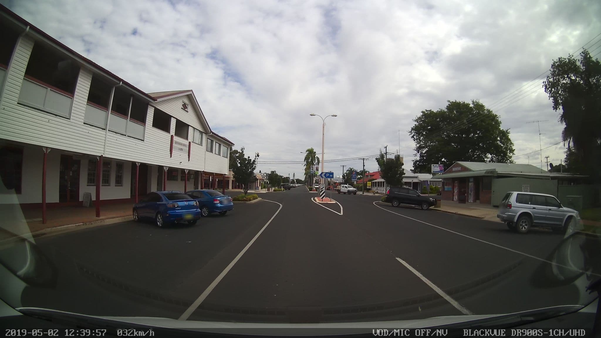 Street view near Queensland Hotel, Goondiwindi — © bob3bob3 (CC BY-SA · Mapillary)