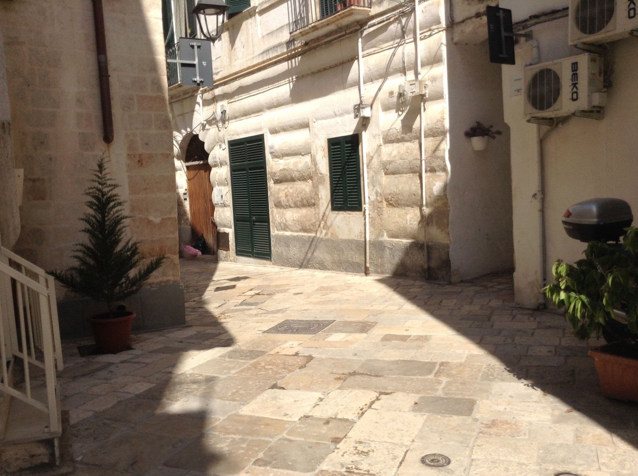 Street view near B&B Casa Cimino, Monopoli — © mescafe (CC BY-SA · Mapillary)