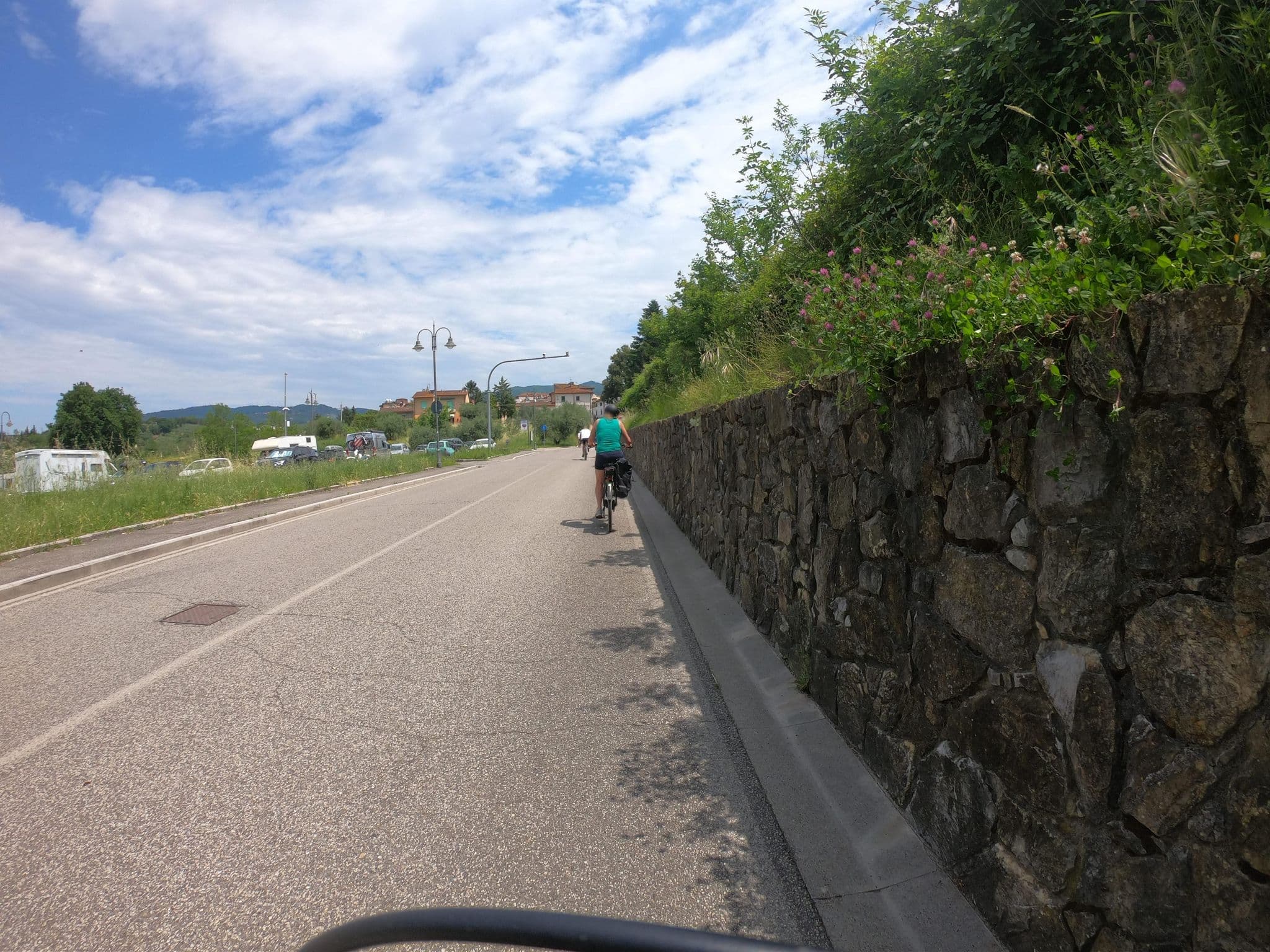 Street view near Via Cerretana di Vinci, Vinci — © pbb (CC BY-SA · Mapillary)