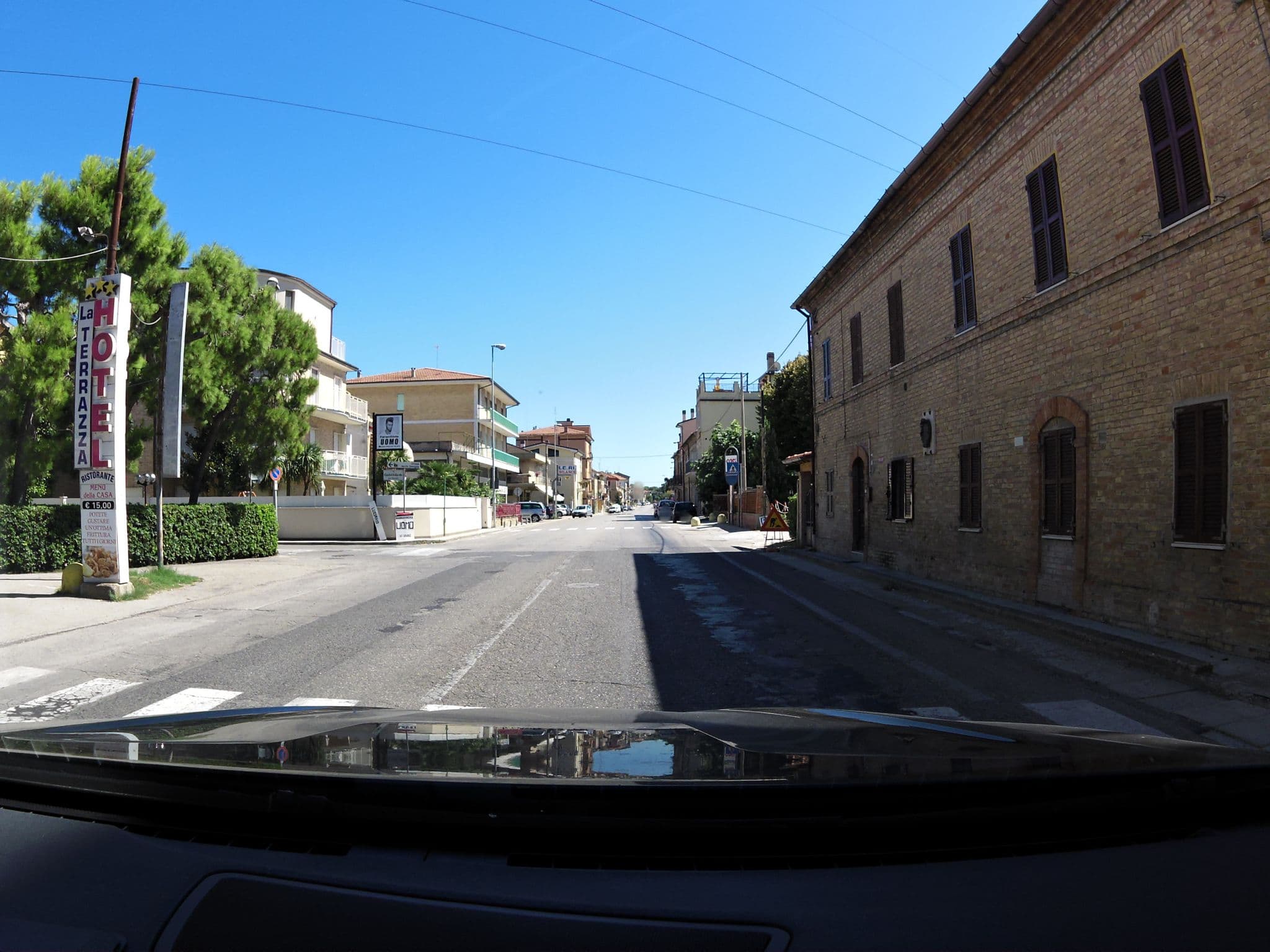 Street view near Hotel La Terrazza, Porto San Giorgio — © czmrtn (CC BY-SA · Mapillary)