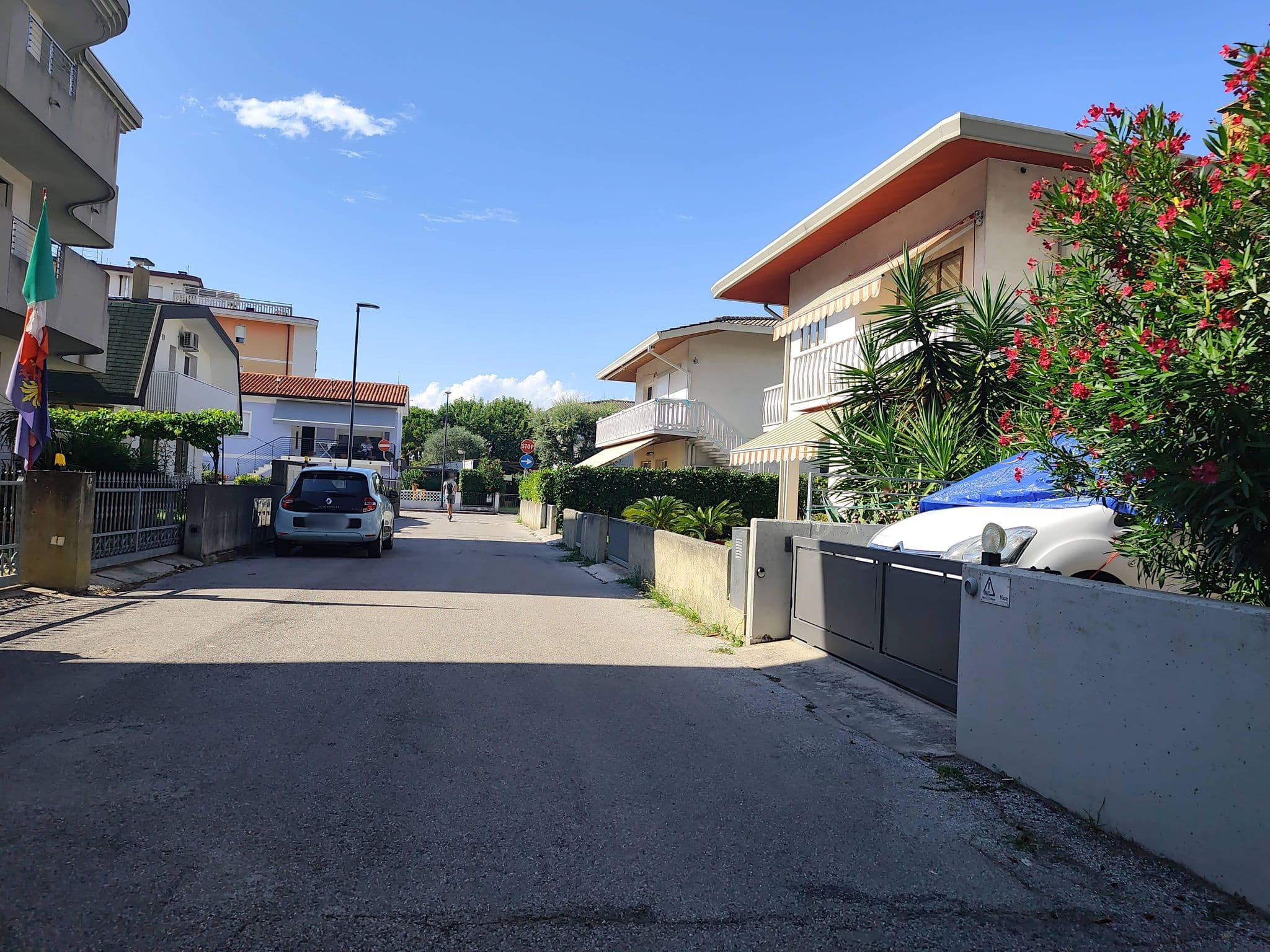Street view near Hc Resort, Lignano Sabbiadoro — © Duro (CC BY-SA · Mapillary)