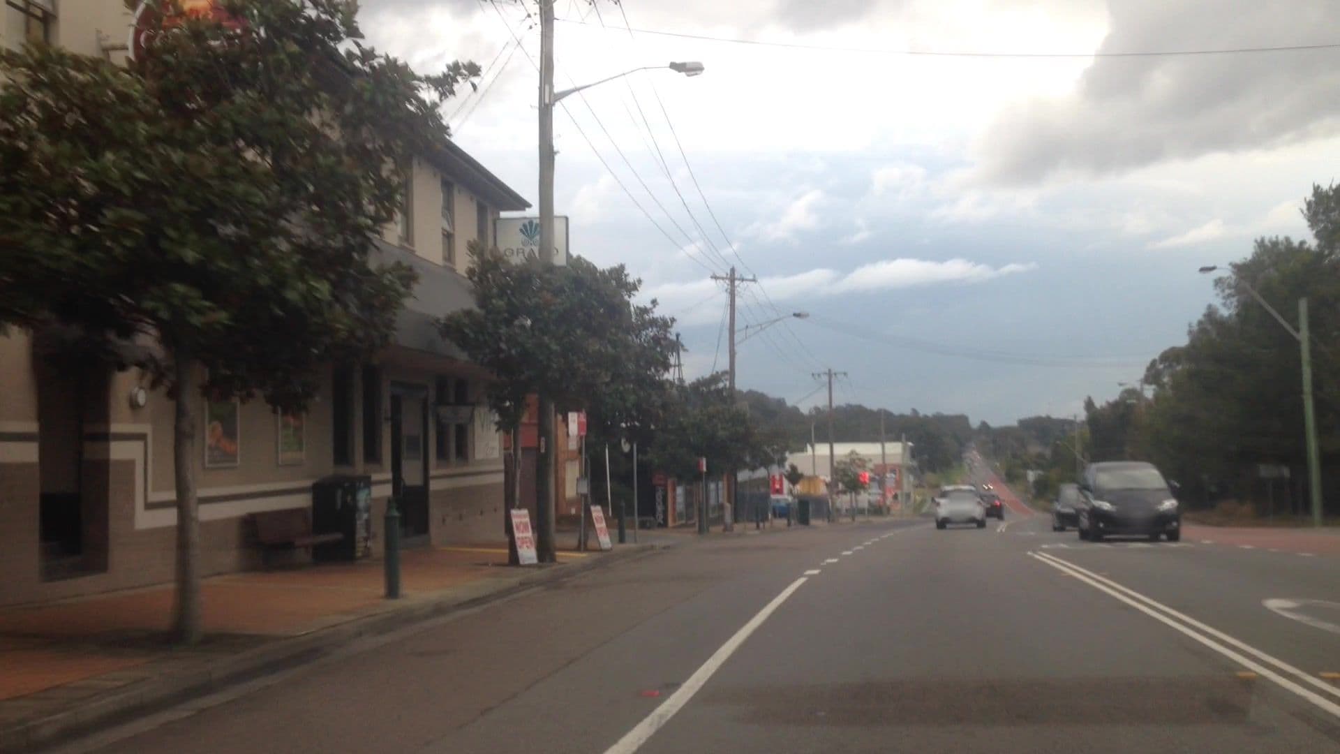 Street view near Grand Hotel Wyong, Wyong — © lvl5 (CC BY-SA · Mapillary)