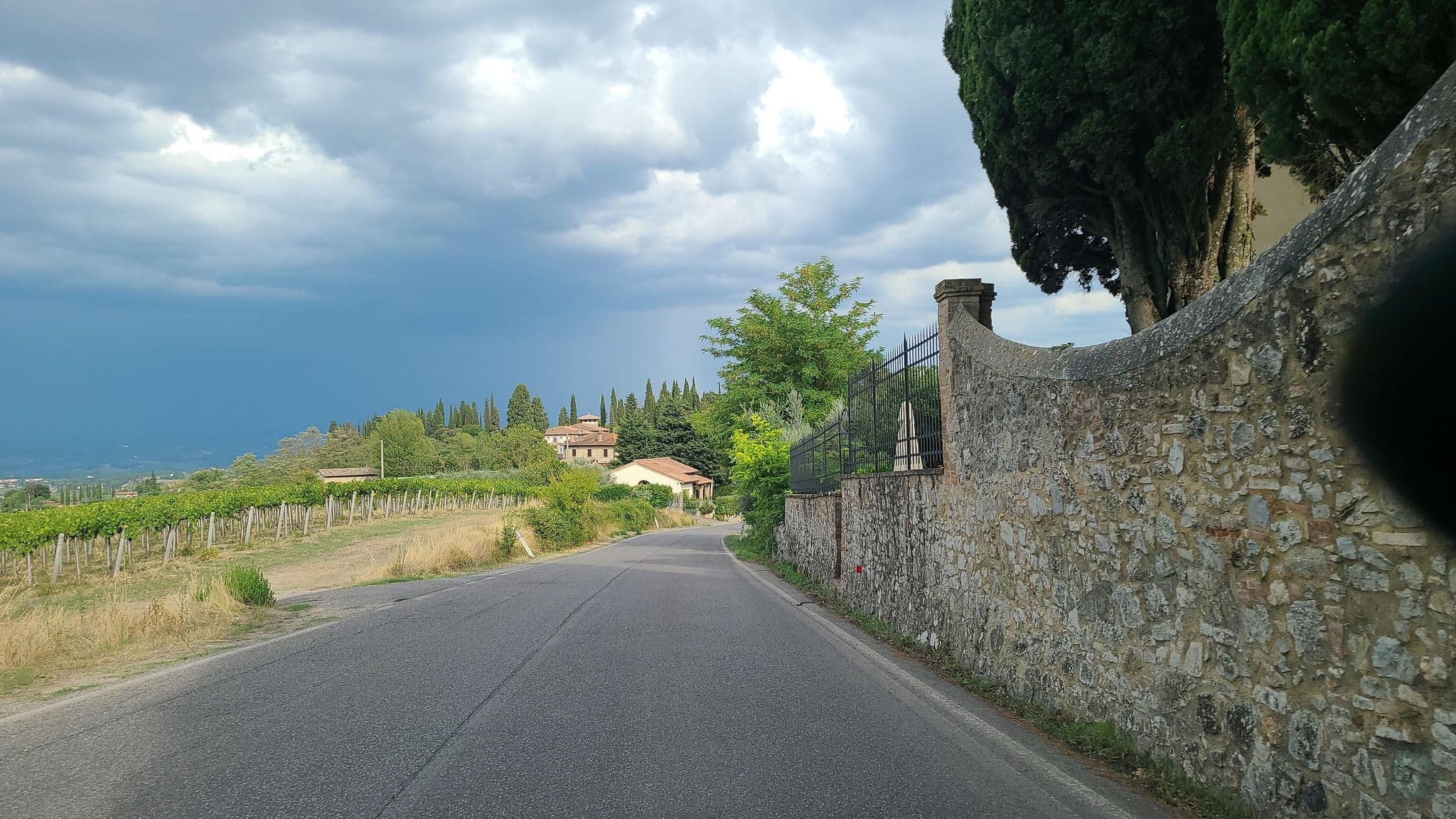 Street view near Hotel Villa Ducci, San Gimignano — © chrisbeddow (CC BY-SA · Mapillary)