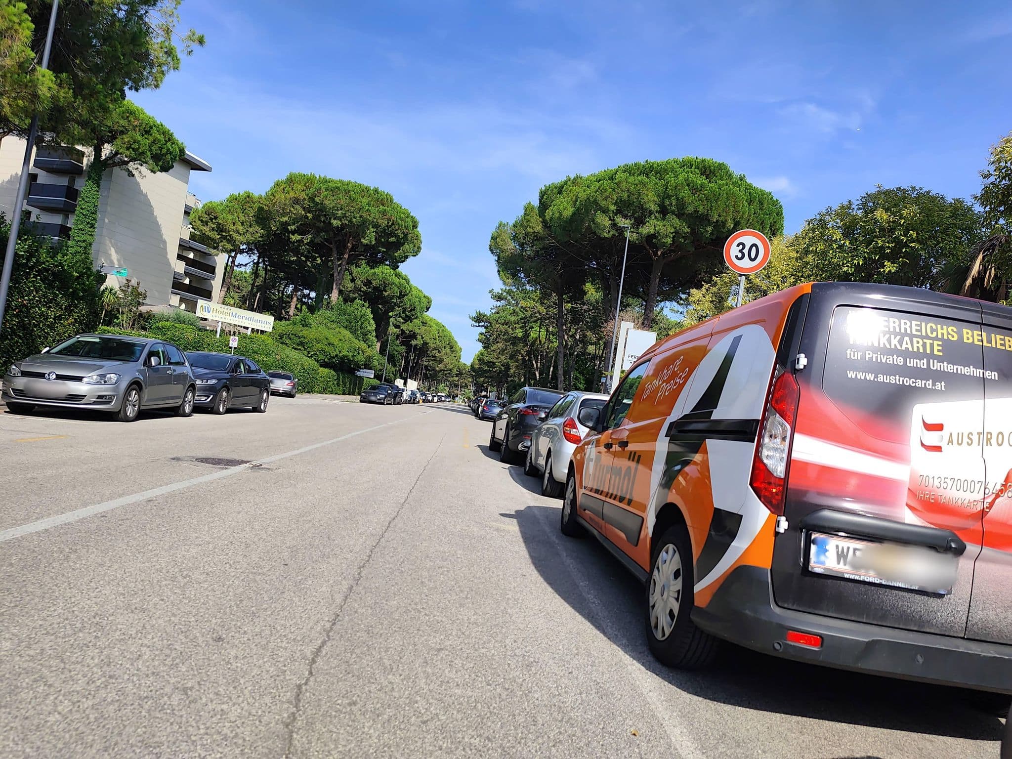 Street view near Smeraldo, Lignano Sabbiadoro — © Duro (CC BY-SA · Mapillary)