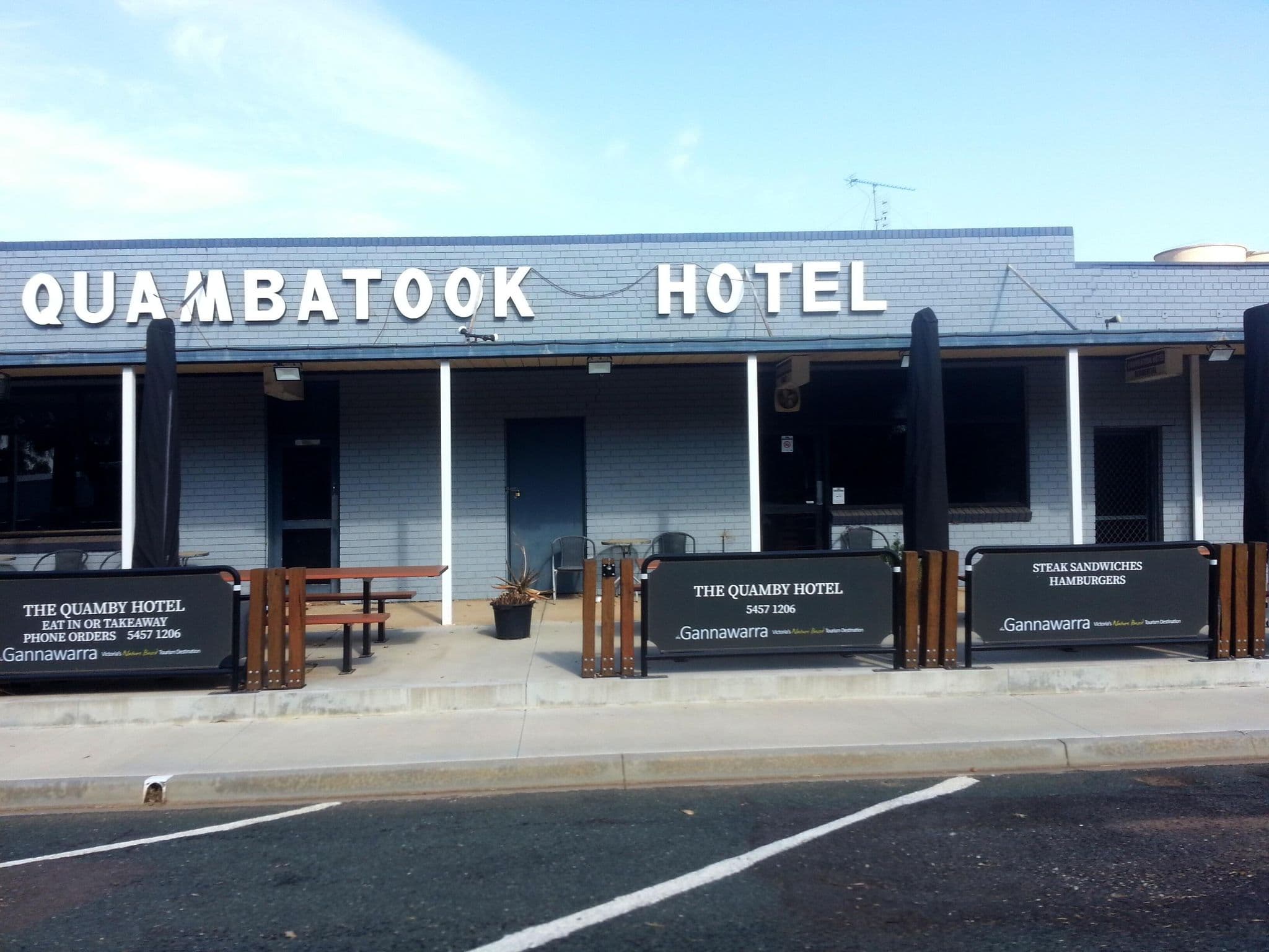 Street view near Quambatook Hotel, Kerang — © bob3bob3 (CC BY-SA · Mapillary)