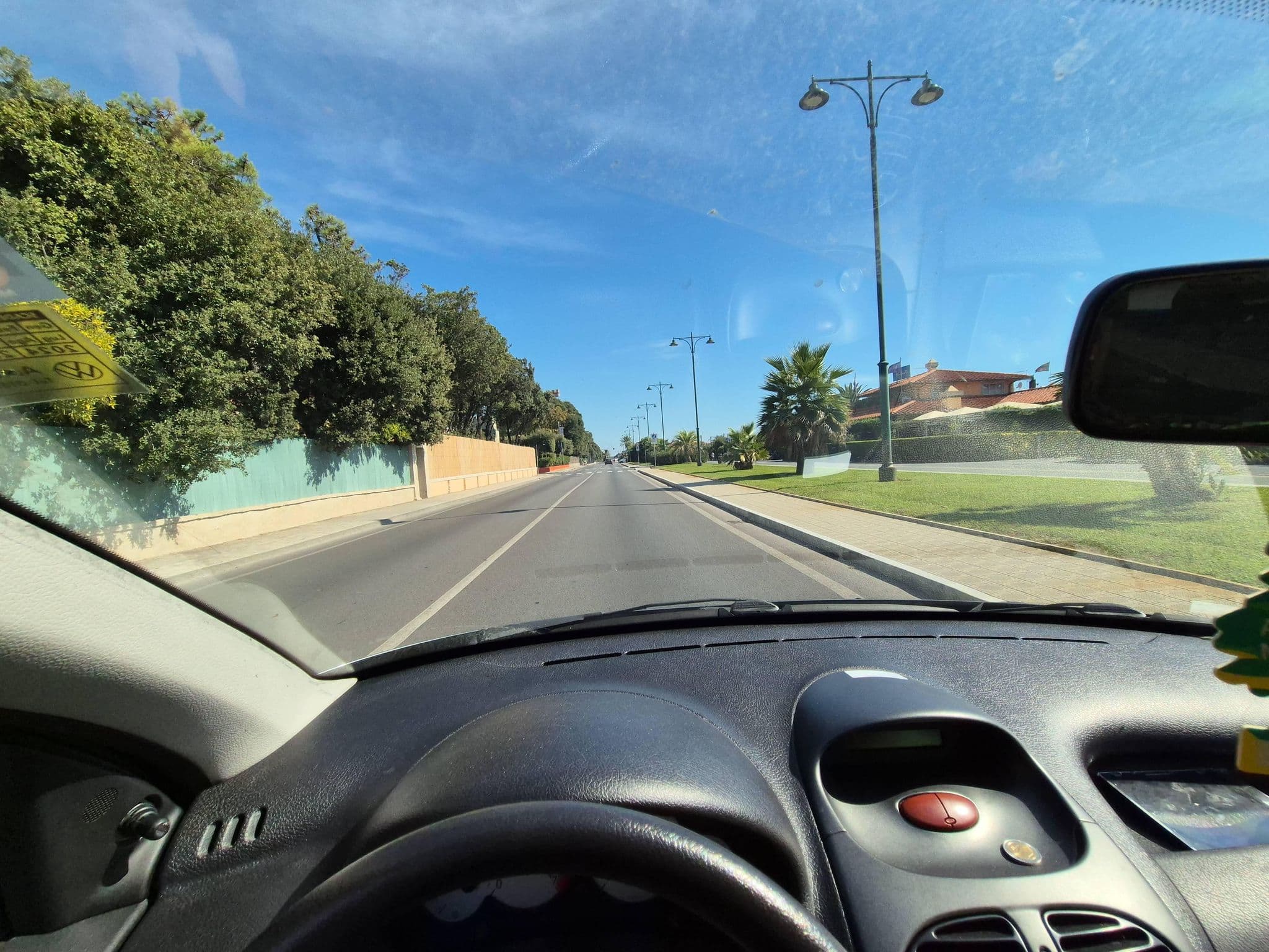 Street view near Hotel Atlantico, Forte dei Marmi — © omfg_notpr (CC BY-SA · Mapillary)
