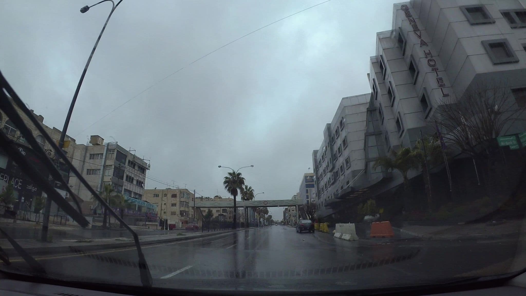 Street view near Geneva Hotel, Ḩayy Khildā — © kaart_1 (CC BY-SA · Mapillary)
