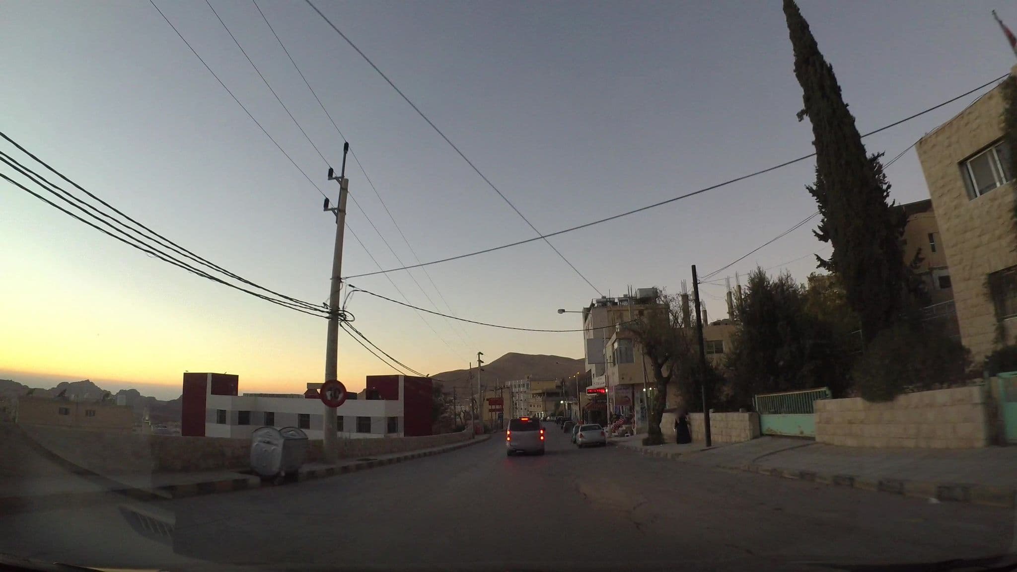 Street view near Cleopetra Hotel, Wādī Mūsá — © kaartcam (CC BY-SA · Mapillary)