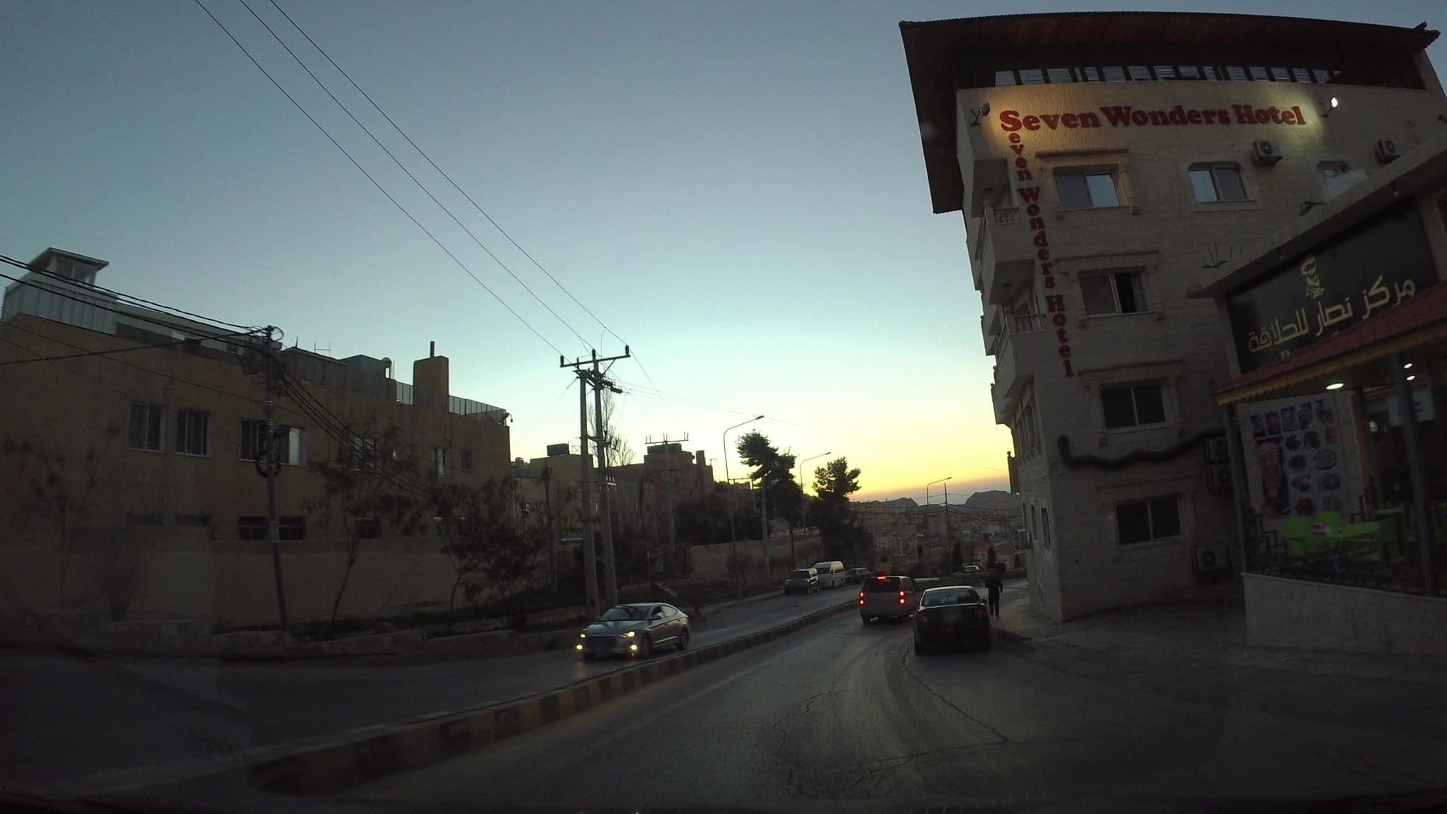 Street view near Seven Wonders Hotel, Wādī Mūsá — © kaartcam (CC BY-SA · Mapillary)
