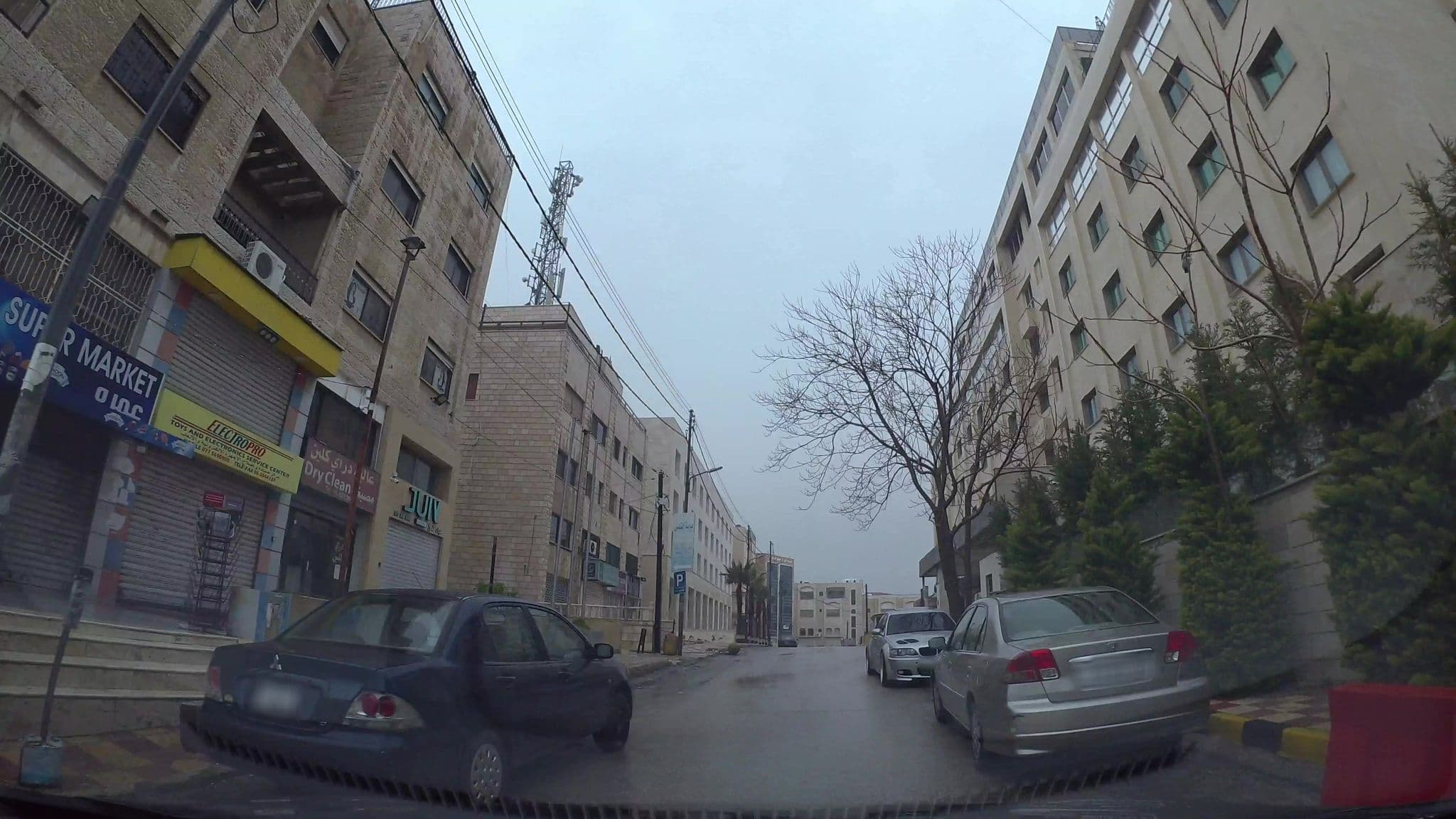 Street view near The Sanrock Hotel, Ḩayy Khildā — © kaart_1 (CC BY-SA · Mapillary)