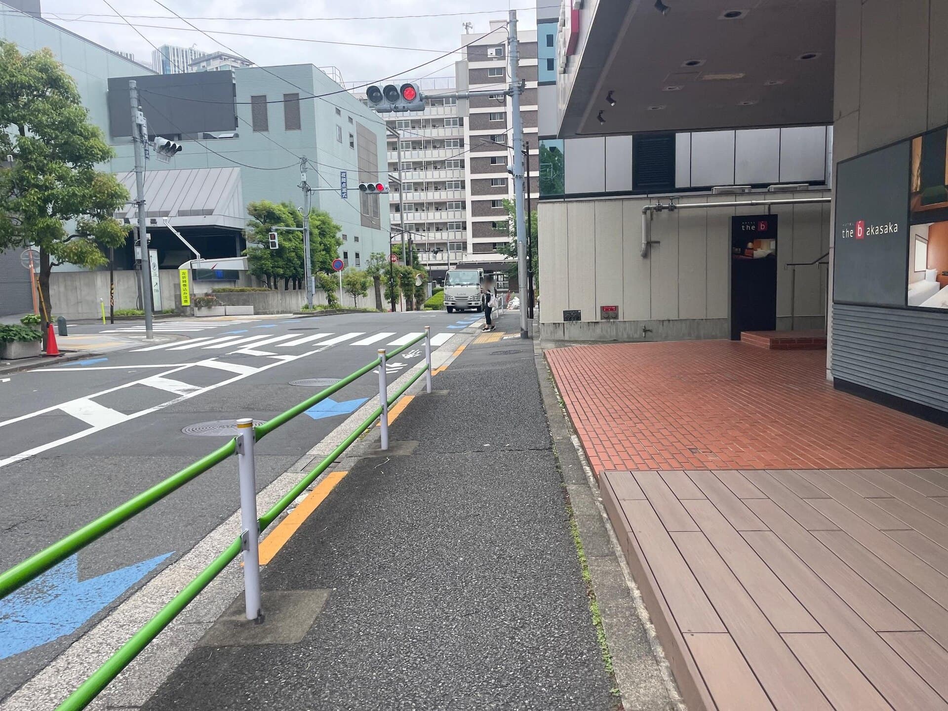 The b' Akasaka (via Wikimedia Commons, CC BY-SA 4.0)